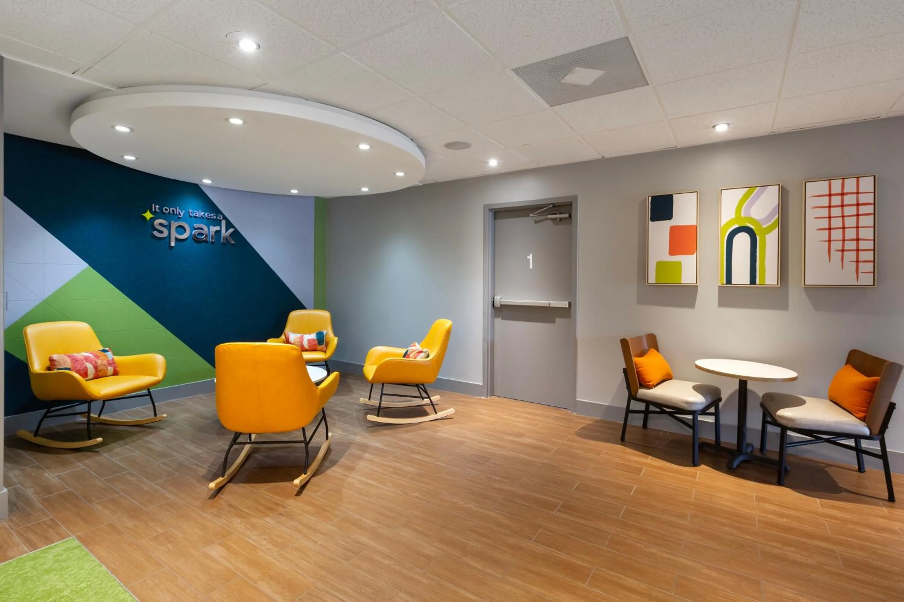 Seating area in Spark by Hilton Atlanta Airport South College Park