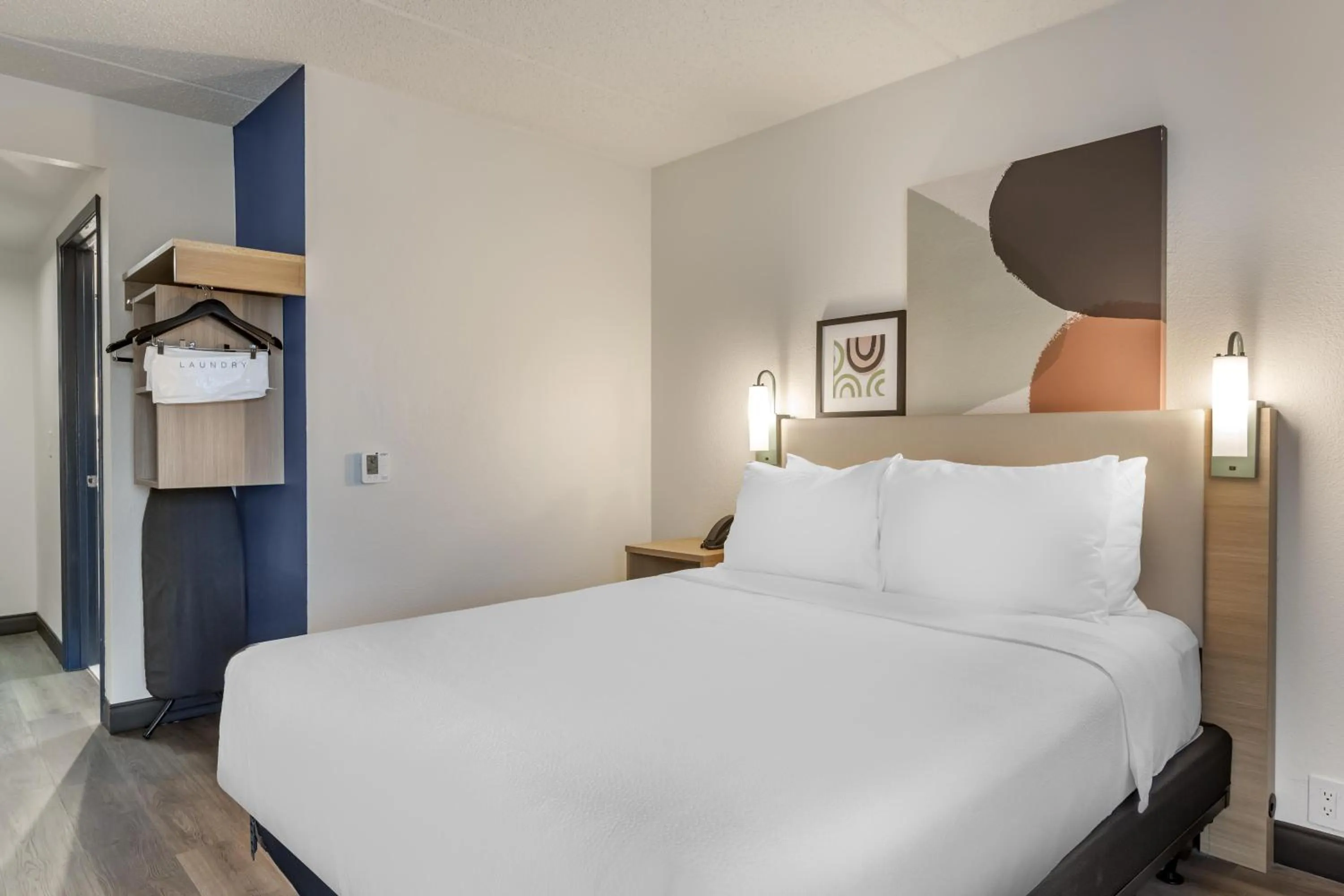 Bed in Spark by Hilton Atlanta Airport South College Park