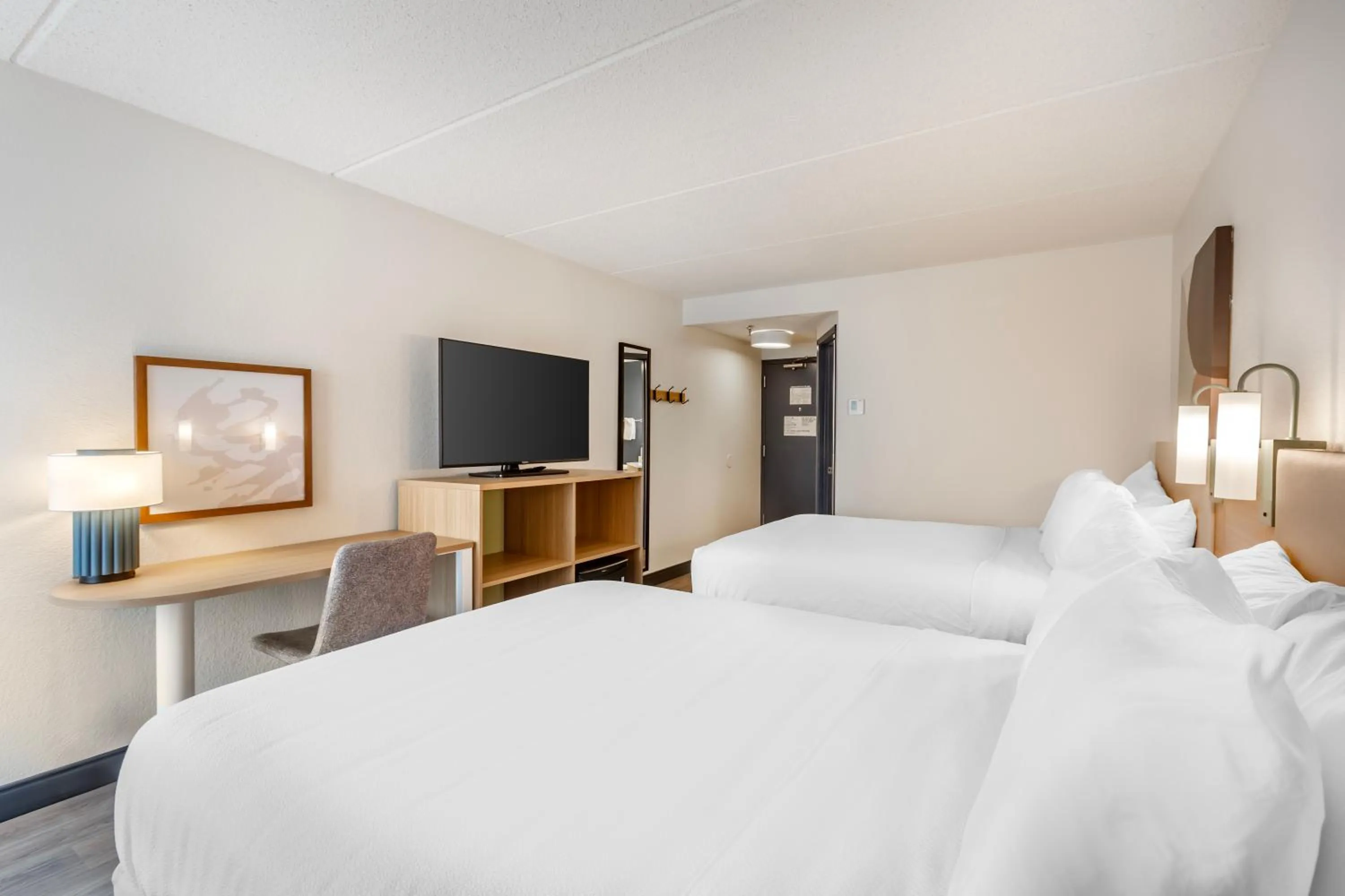 Photo of the whole room, Bed in Spark by Hilton Atlanta Airport South College Park
