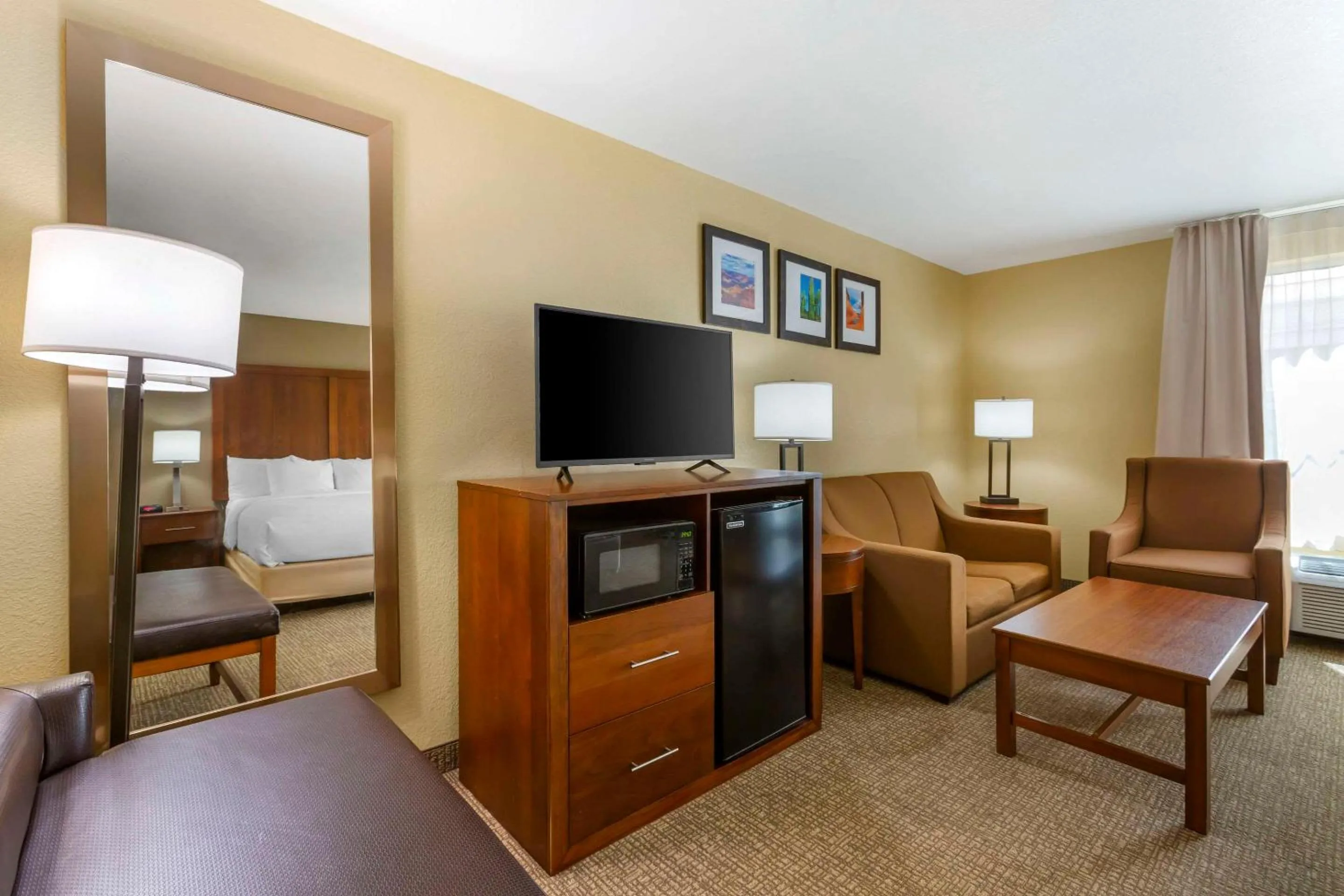 Bedroom, Bed in Comfort Inn Green Valley, Arizona