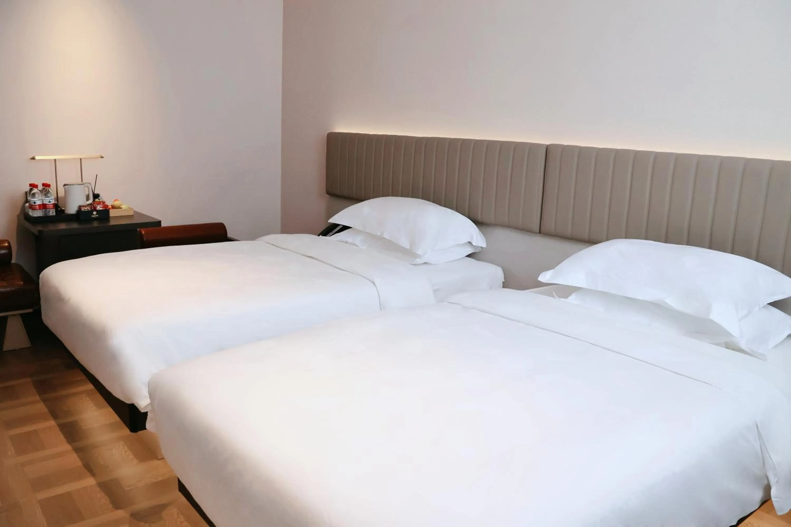 Photo of the whole room, Bed in Waito Hotel Yuexiu Park Guangzhou