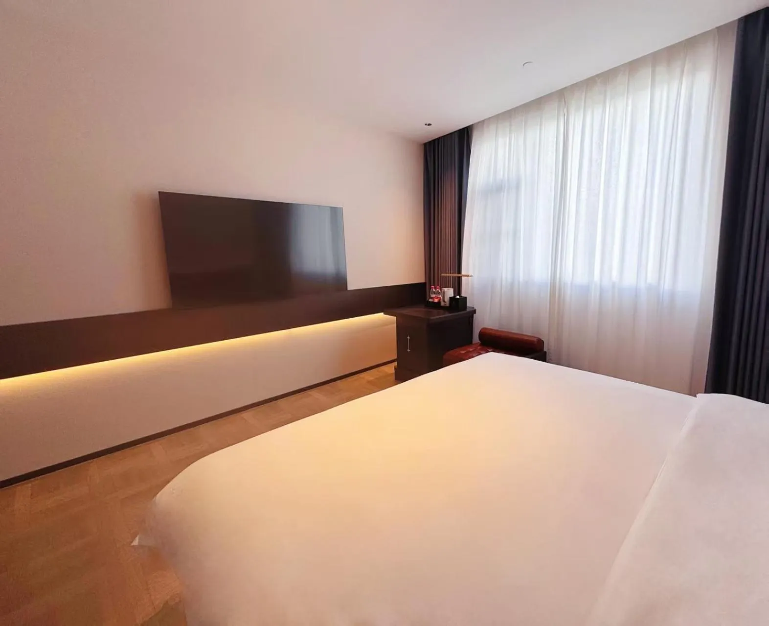 Photo of the whole room, Bed in Waito Hotel Yuexiu Park Guangzhou