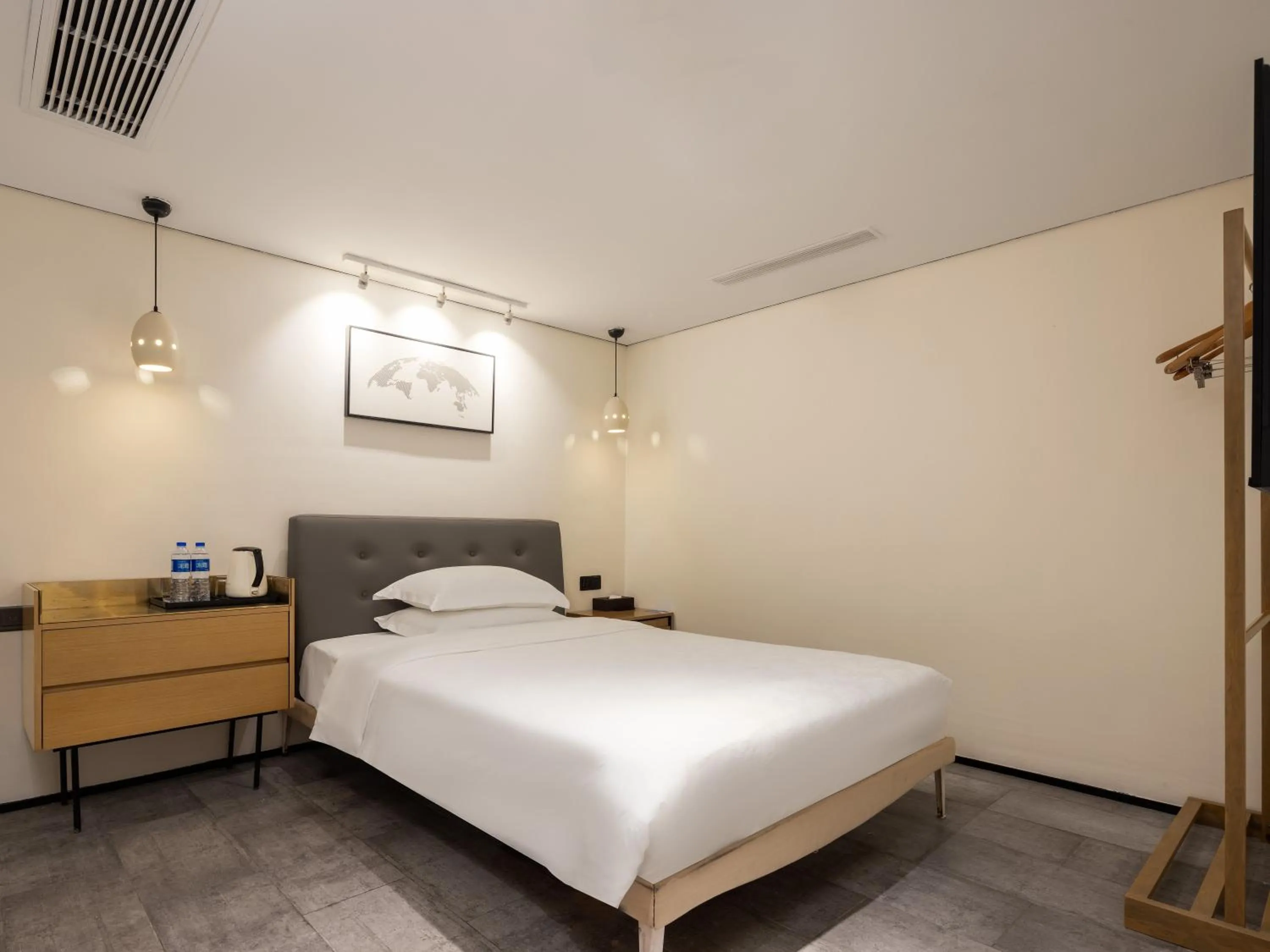 Photo of the whole room, Bed in Waito Hotel Yuexiu Park Guangzhou