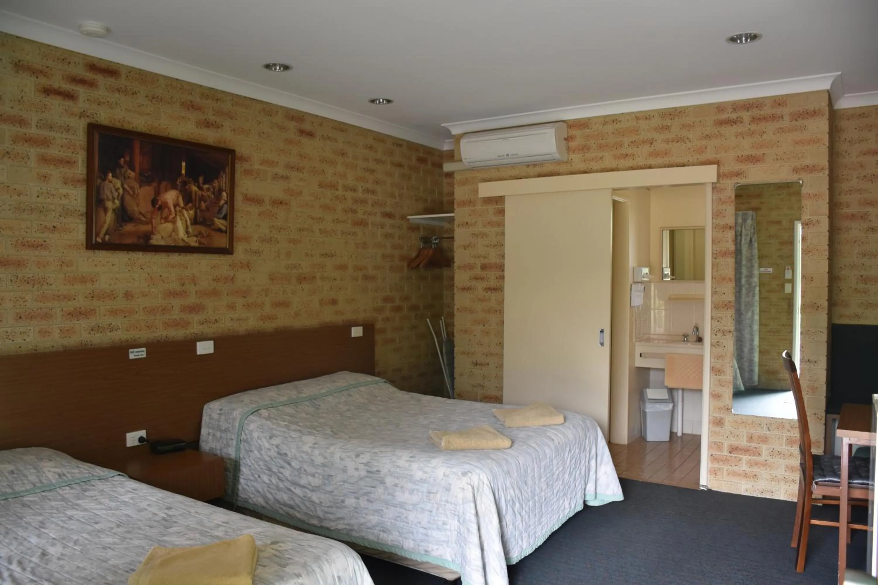 Bed in Mount Barker Valley Views Motel & Chalets, Western Australia