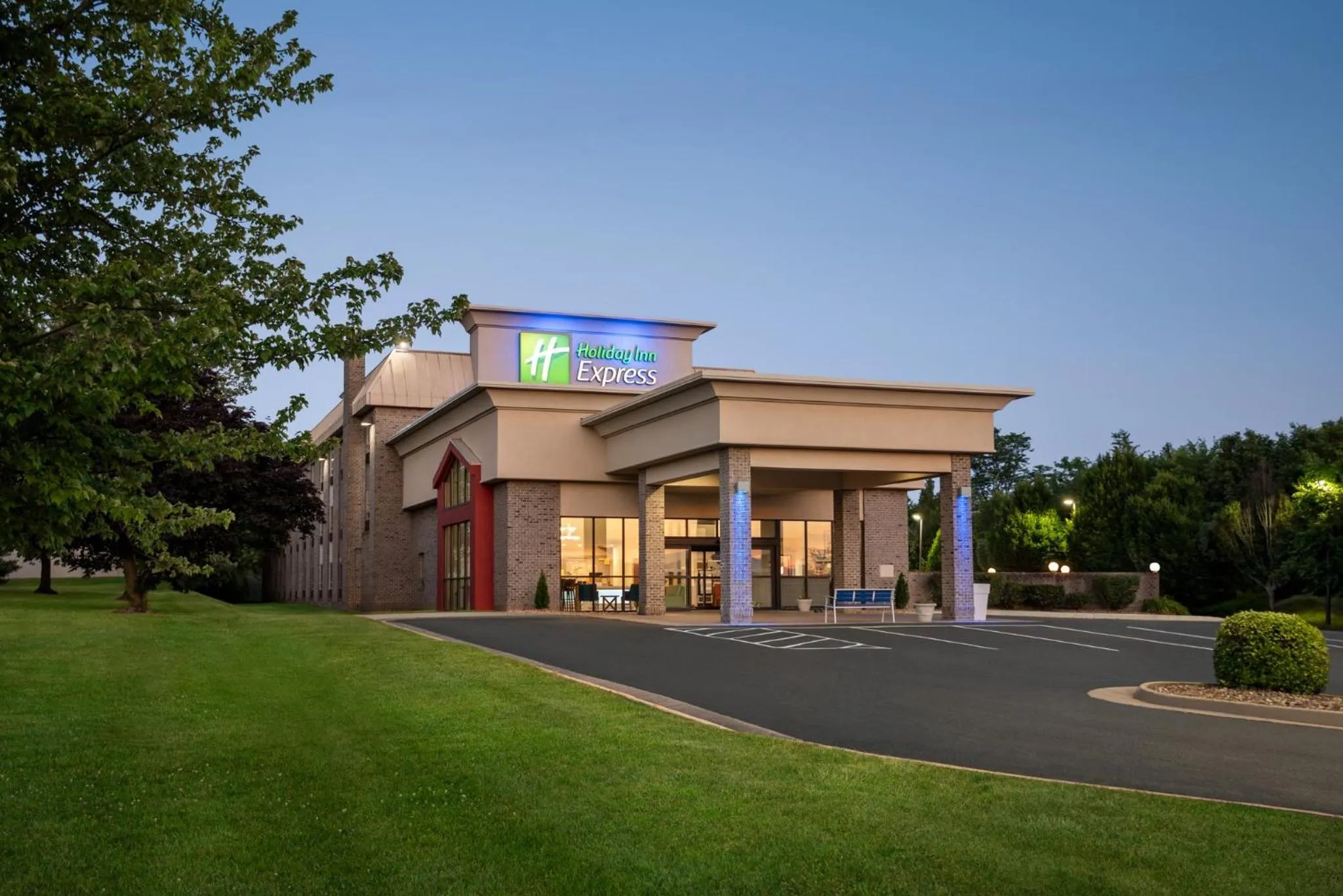 Property building in Holiday Inn Express Stephens City by IHG