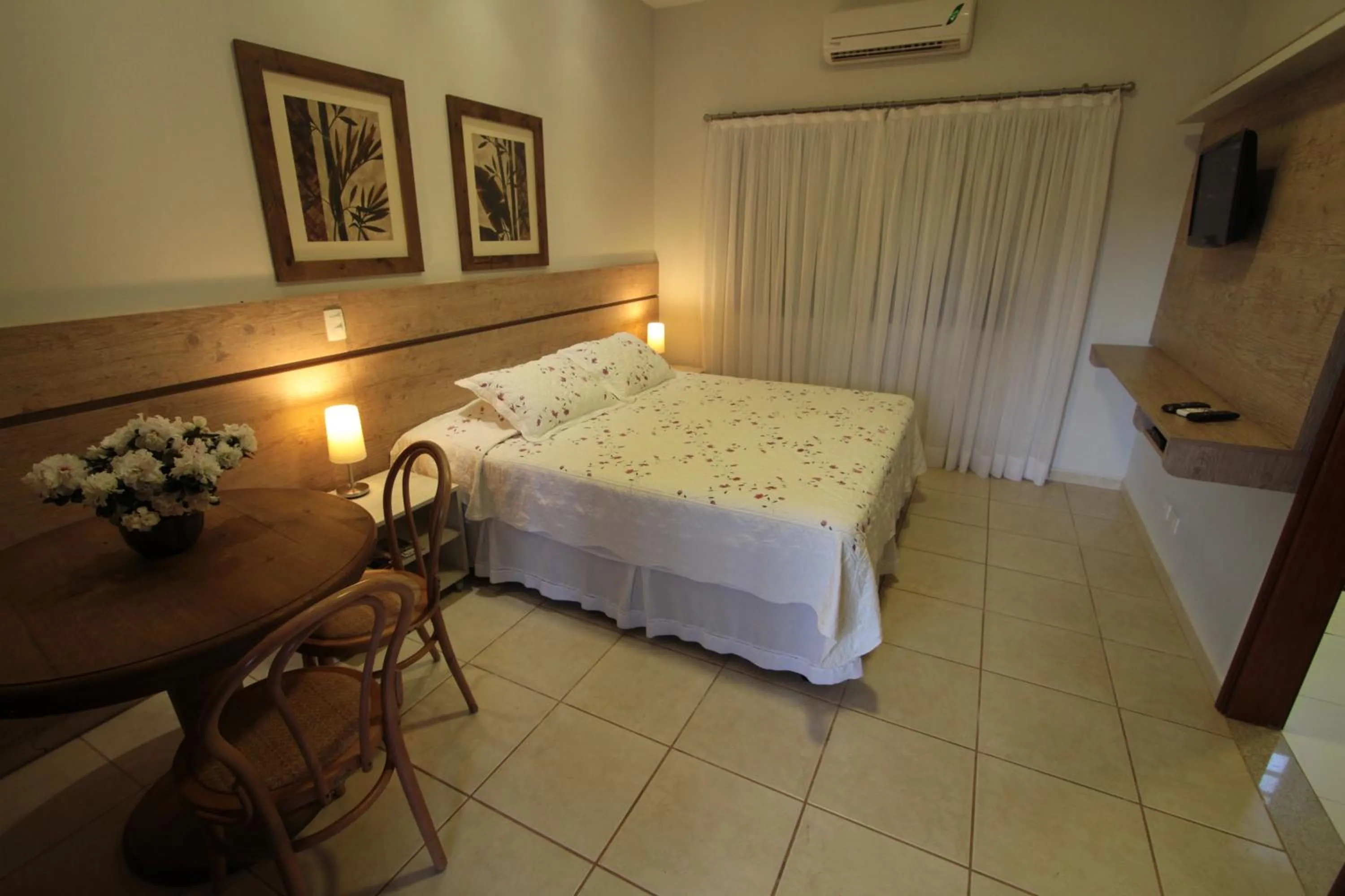 Photo of the whole room, Bed in Pousada Surucuá - Bonito MS