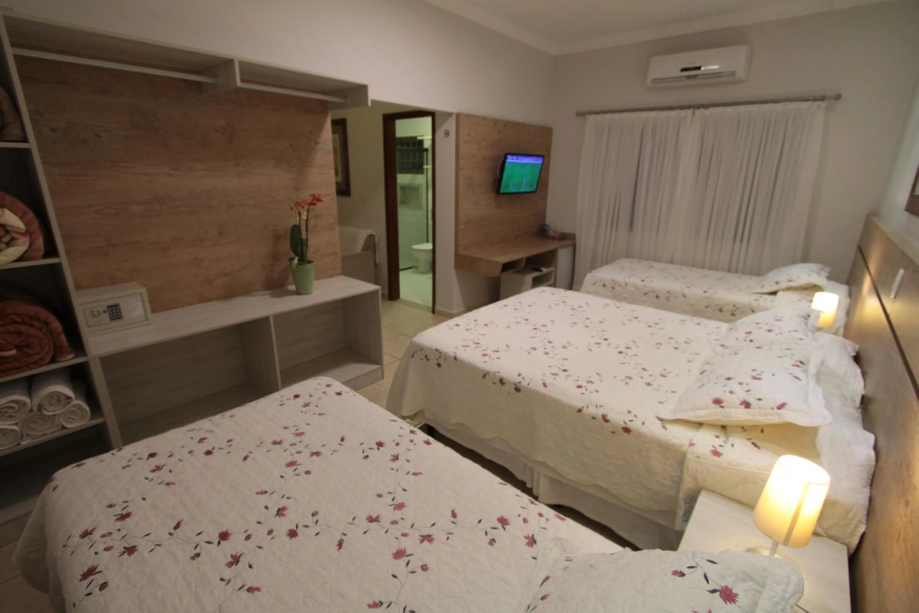 Photo of the whole room, Bed in Pousada Surucuá - Bonito MS