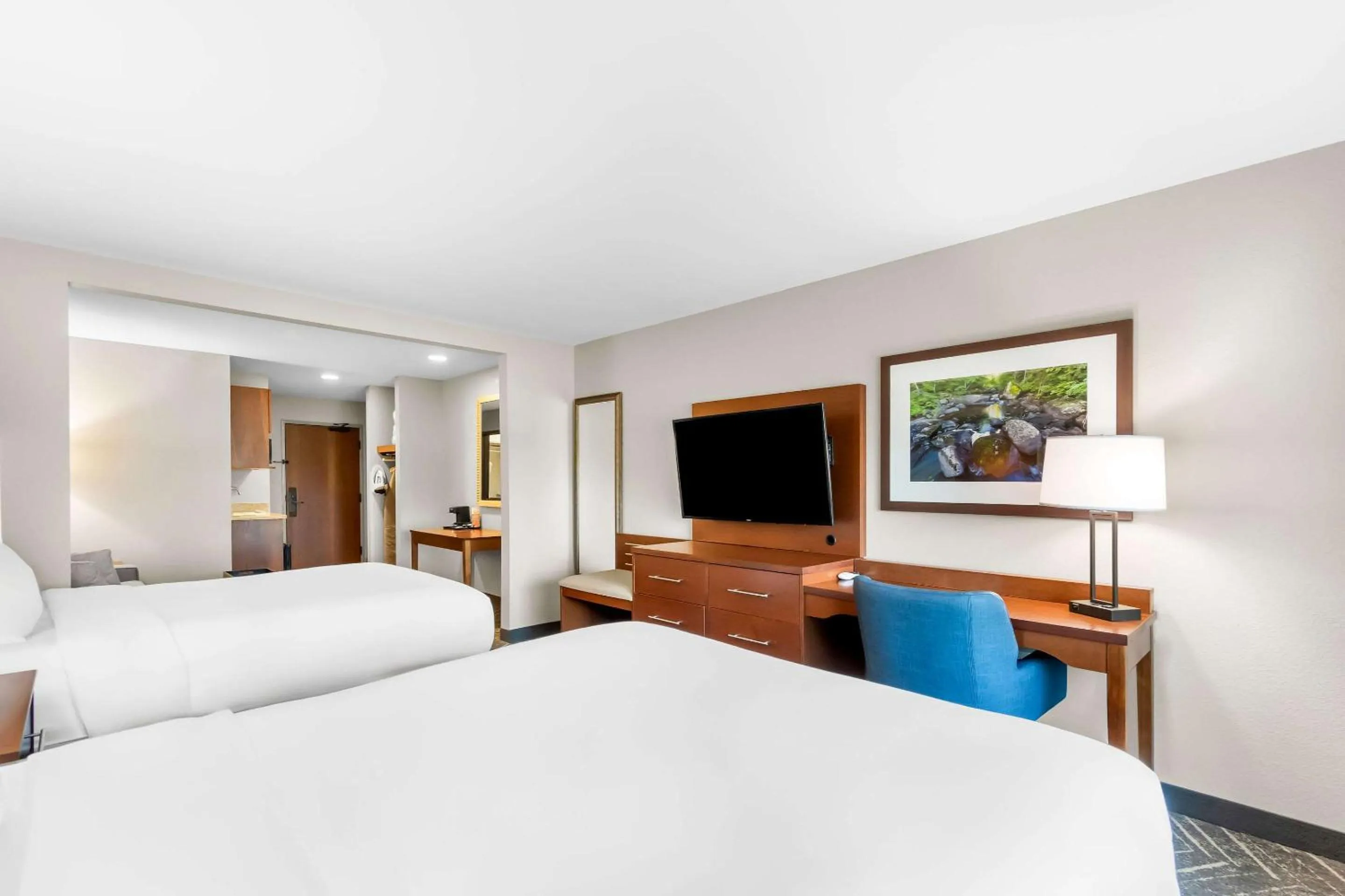 Bedroom, Bed in Comfort Inn & Suites Mountain Iron and Virginia