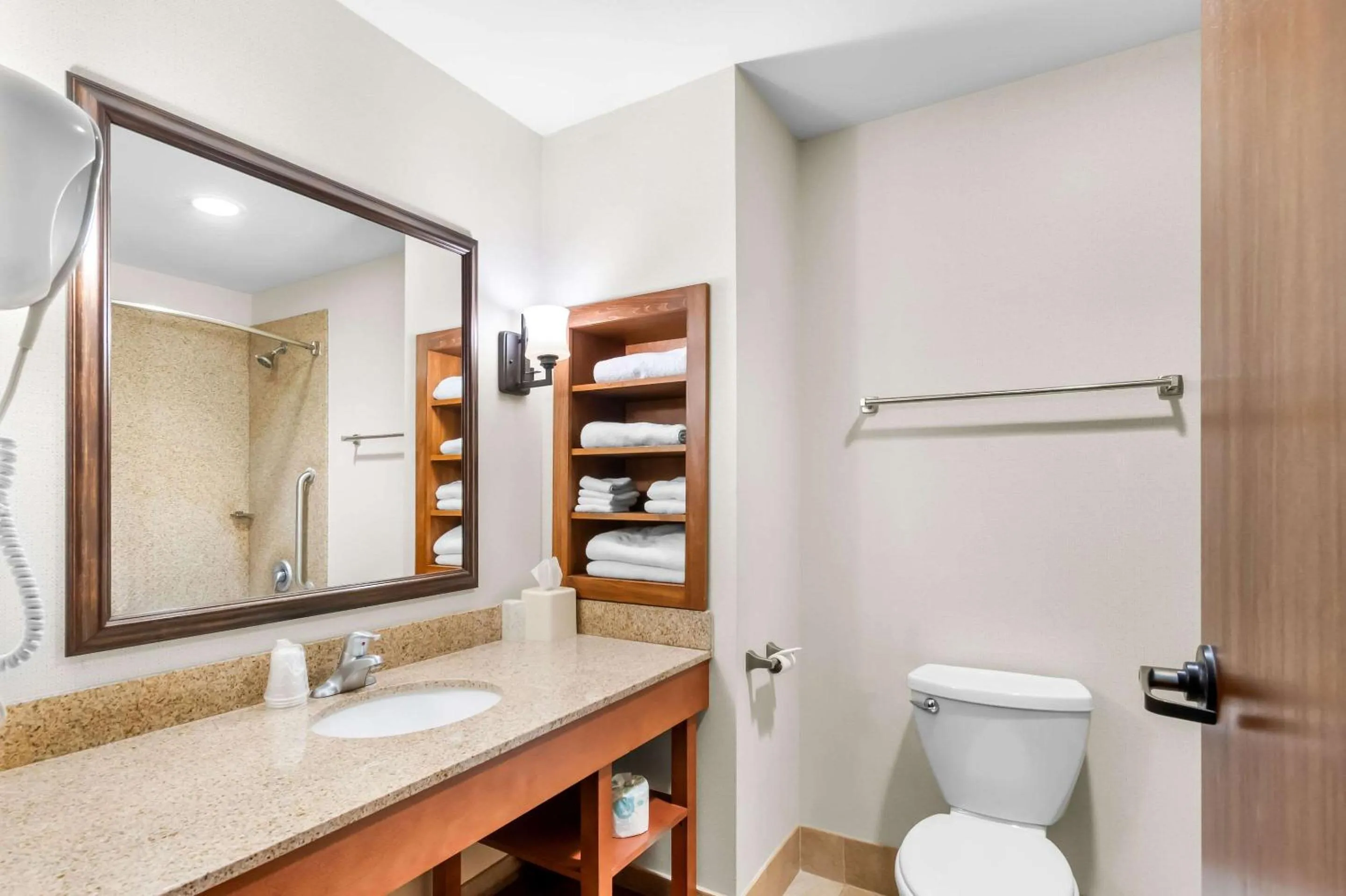 Bedroom in Comfort Inn & Suites Mountain Iron and Virginia