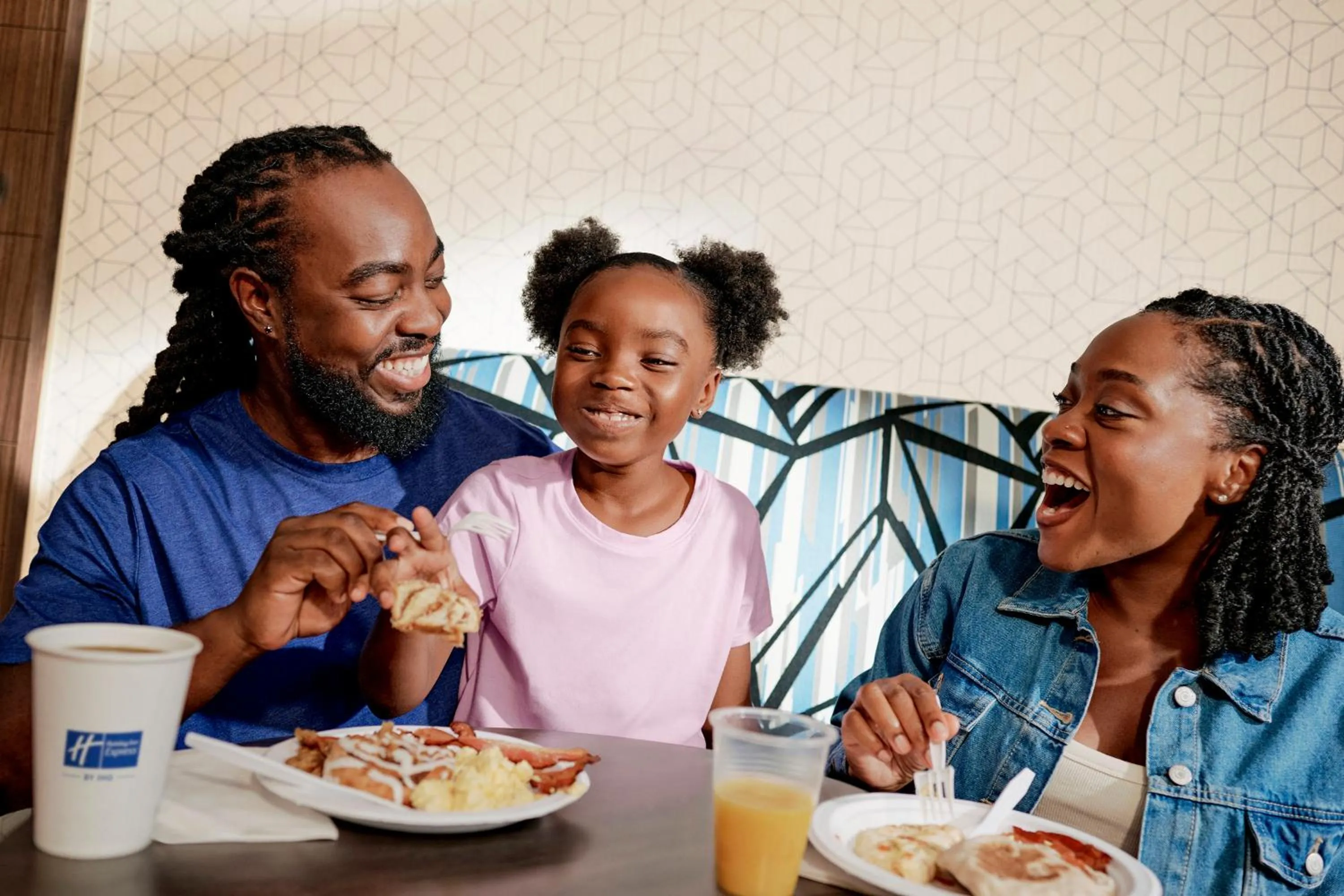 Breakfast in Holiday Inn Express & Suites - Mason City by IHG