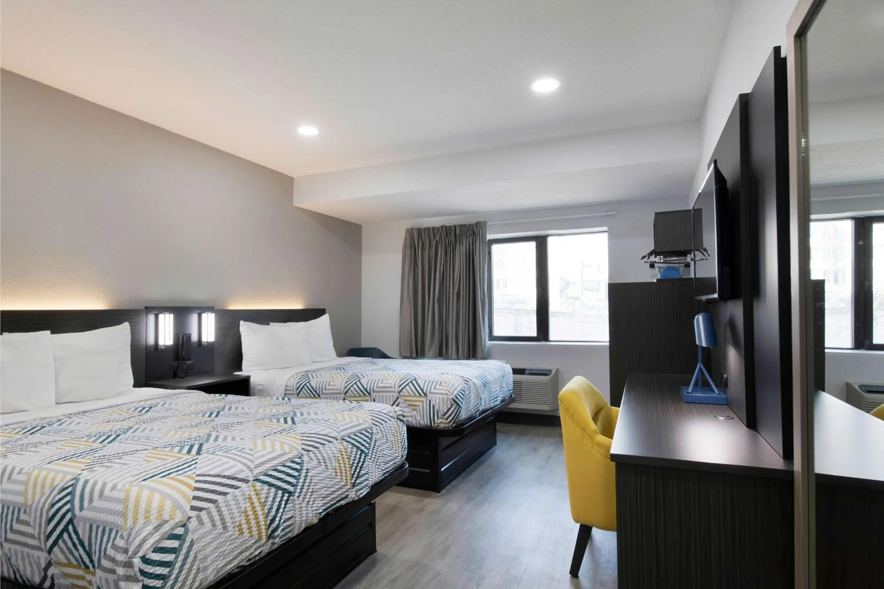 Bedroom, Bed in Motel 6-Atlanta, GA - Downtown