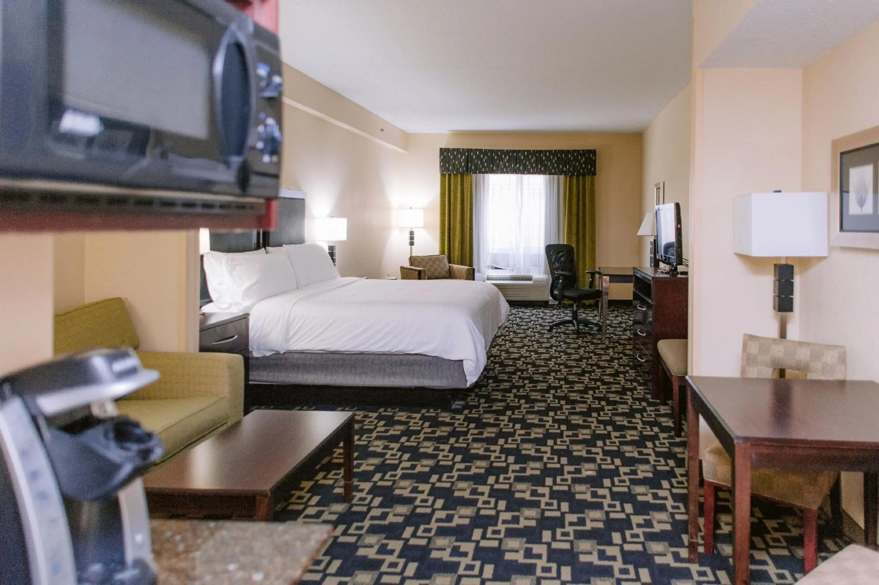 Photo of the whole room, Bed in Holiday Inn Express Hotel Raleigh Southwest by IHG