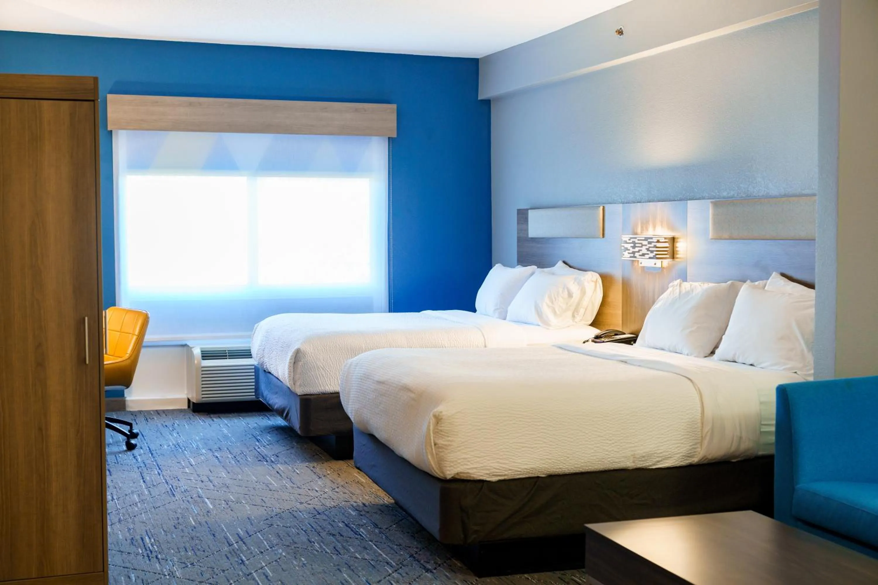 Photo of the whole room, Bed in Holiday Inn Express Hotel Raleigh Southwest by IHG
