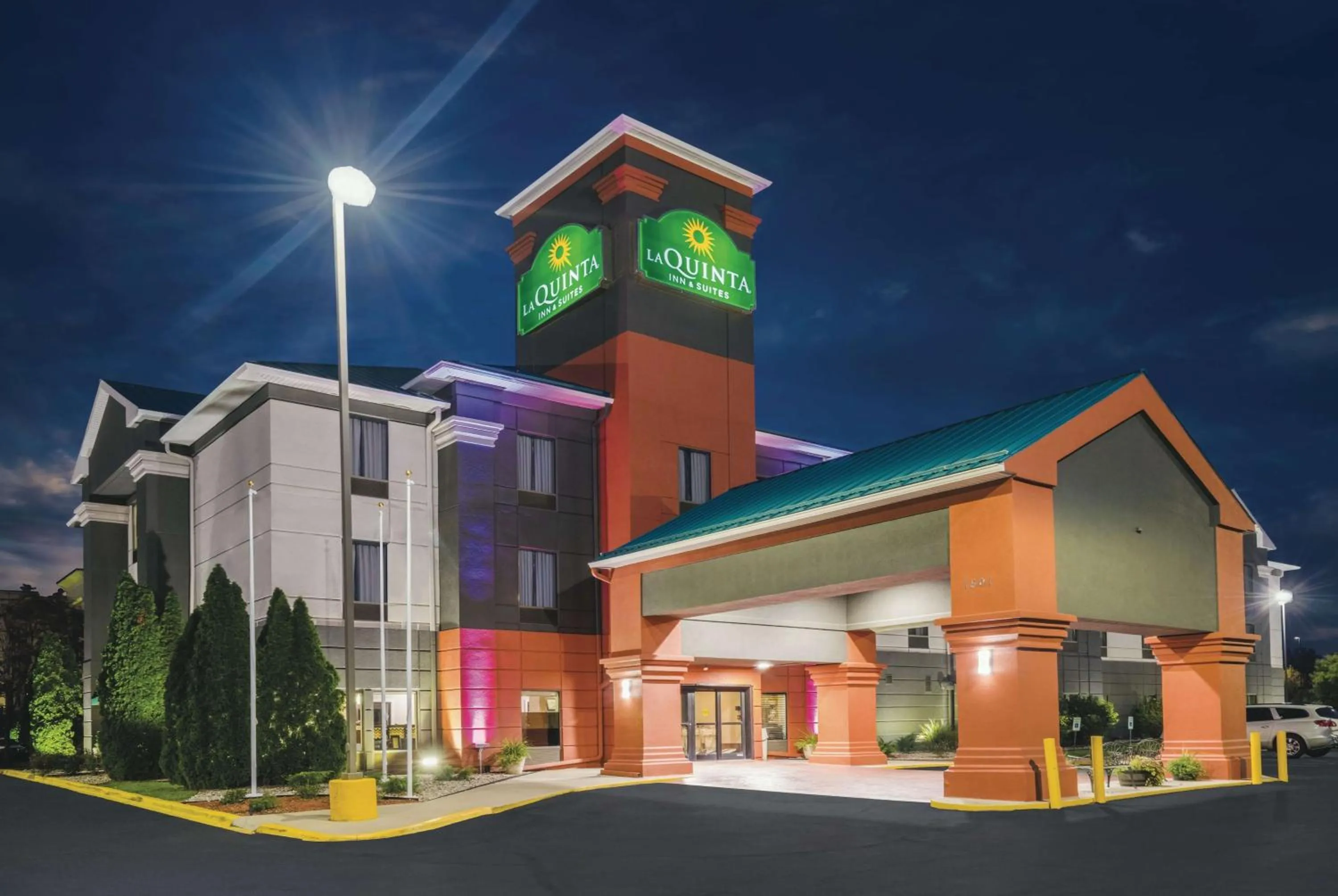 Property building in La Quinta Inn & Suites by Wyndham Louisville East