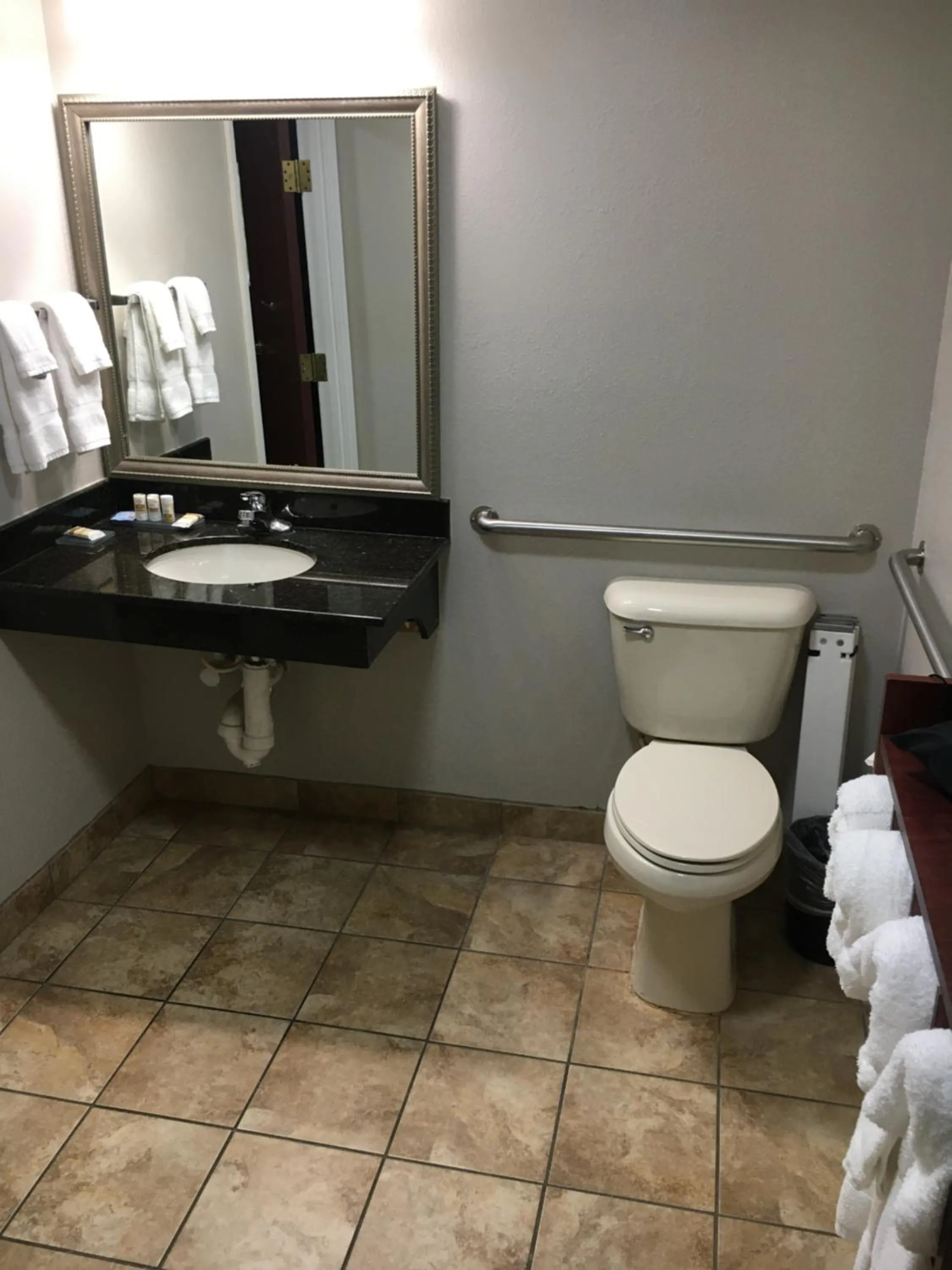 Toilet in La Quinta Inn & Suites by Wyndham Louisville East