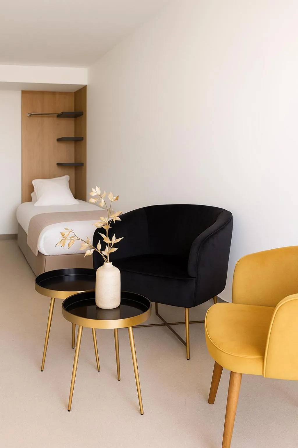 Living room, Bed in Le Nautica Hôtel