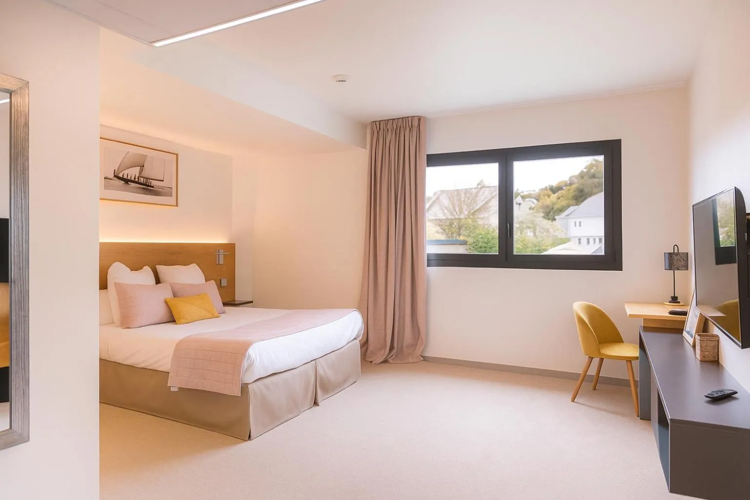 Bed in Le Nautica Hôtel