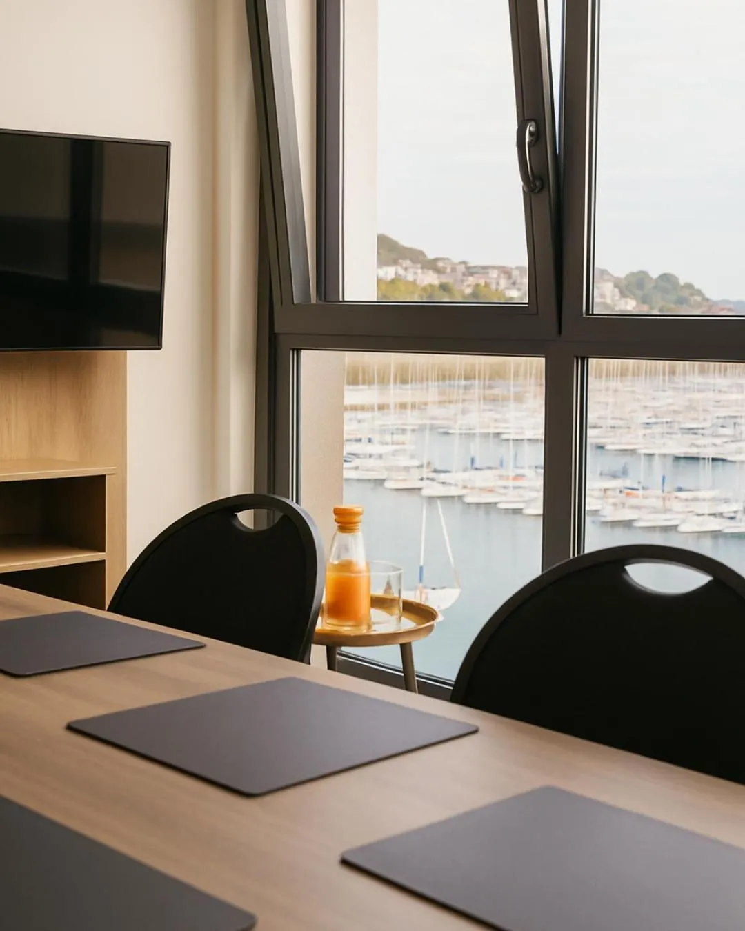 TV and multimedia in Le Nautica Hôtel