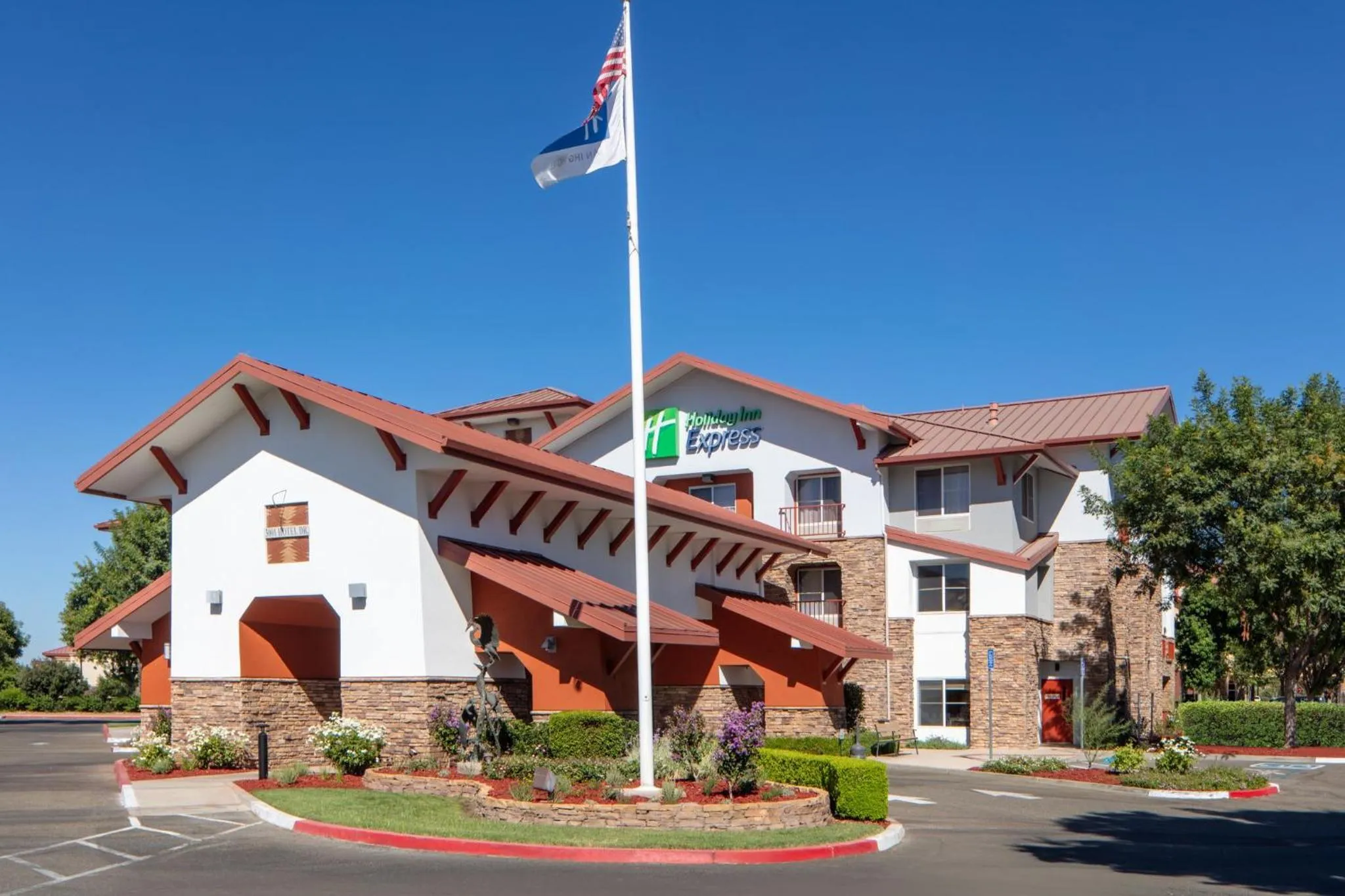 Property building in Holiday Inn Express Turlock by IHG