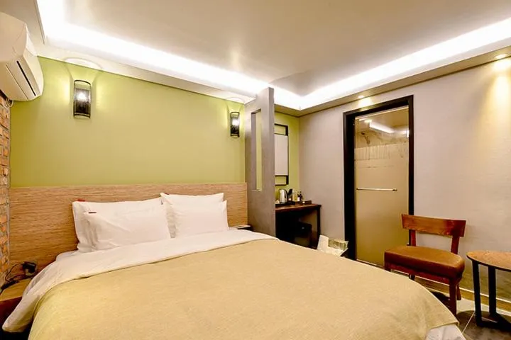 Bed in Ulsan Hotel 109