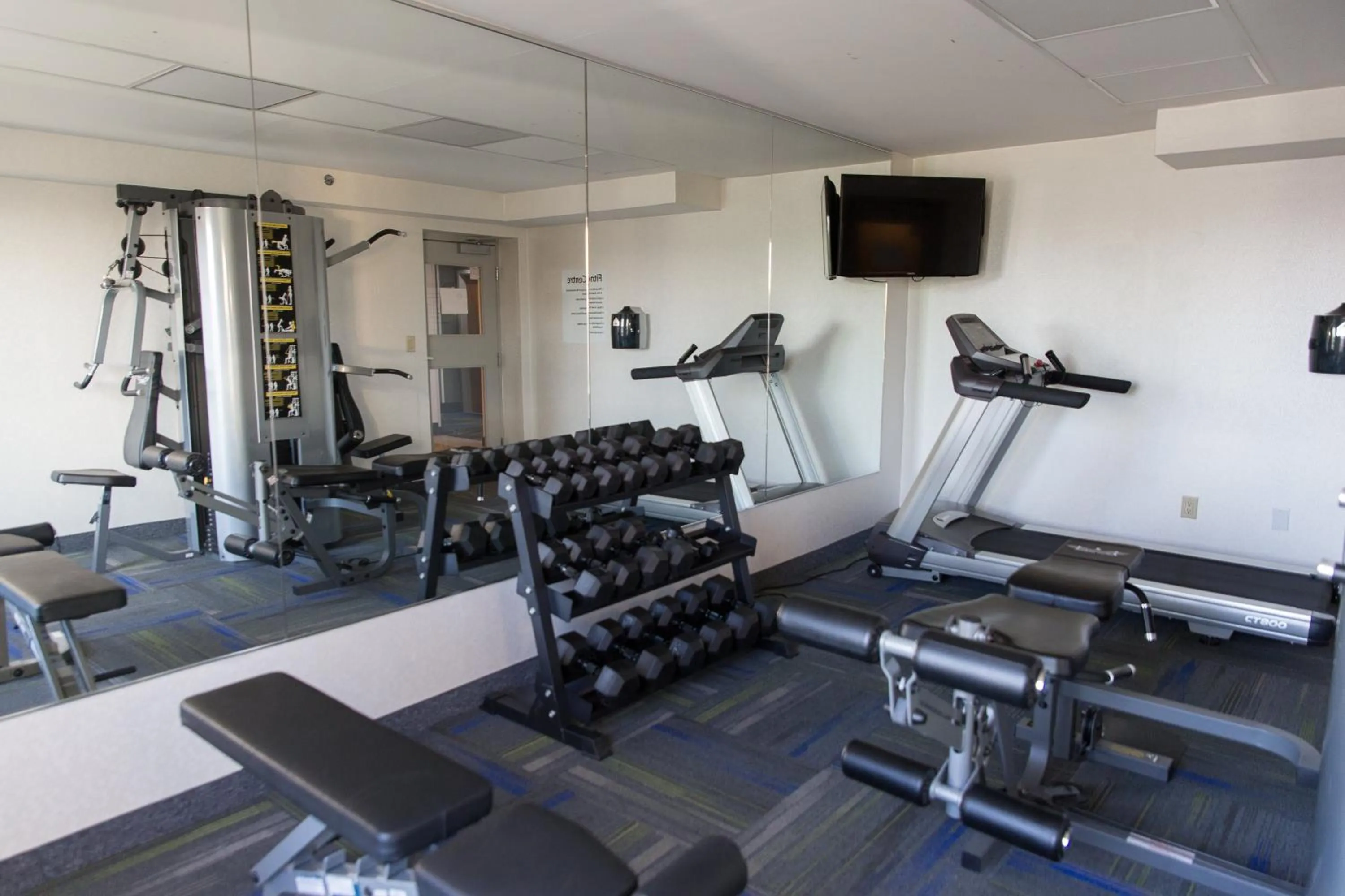 Fitness centre/facilities in Holiday Inn Express Brampton by IHG