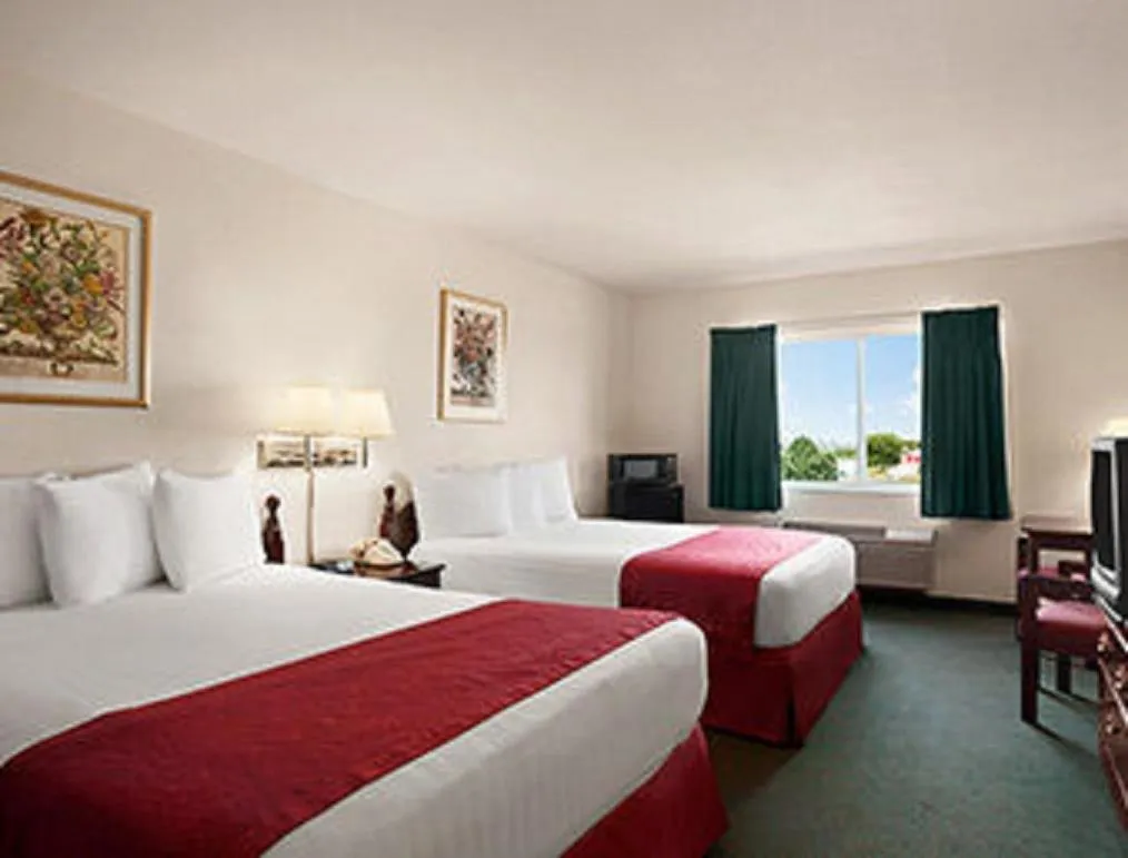 Photo of the whole room, Bed in Days Inn & Suites by Wyndham Romeoville