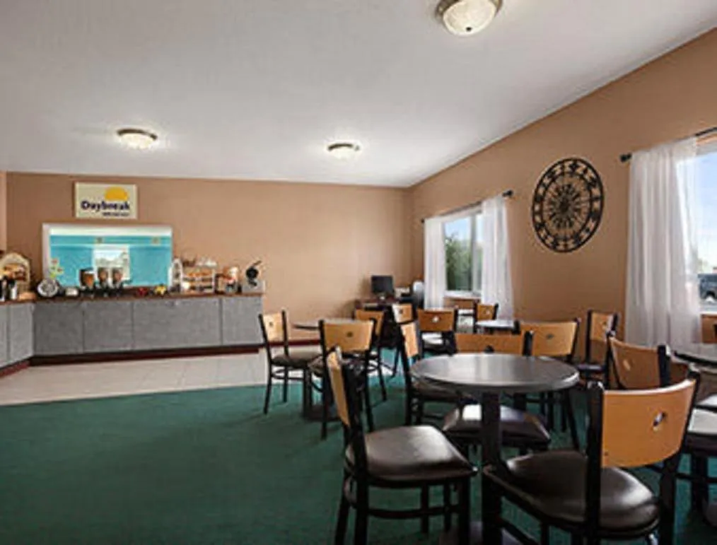 Breakfast in Days Inn & Suites by Wyndham Romeoville