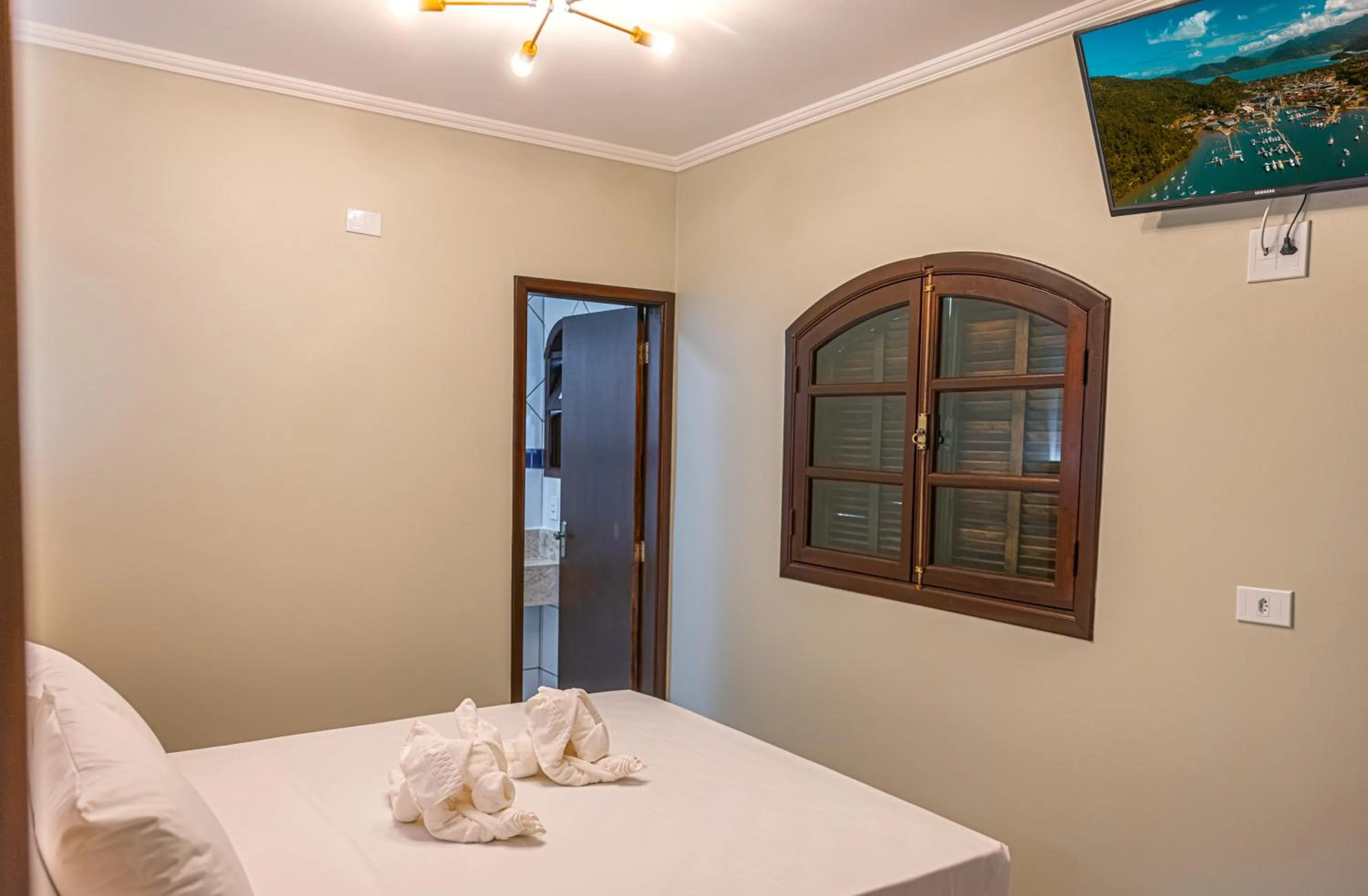 Photo of the whole room, Bed in Ubatuba Eco Hotel