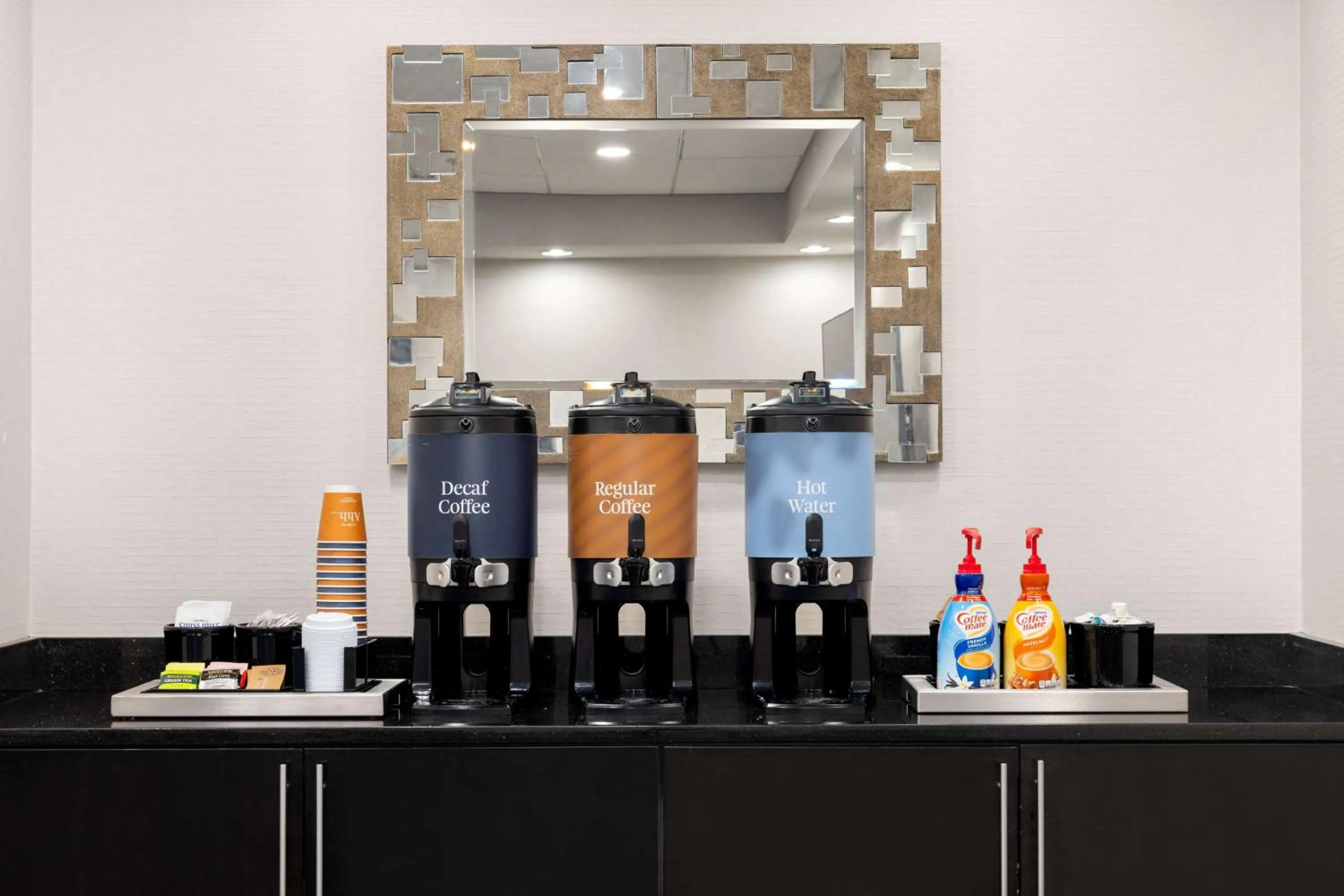 Dining area in Homewood Suites by Hilton Atlanta-Alpharetta