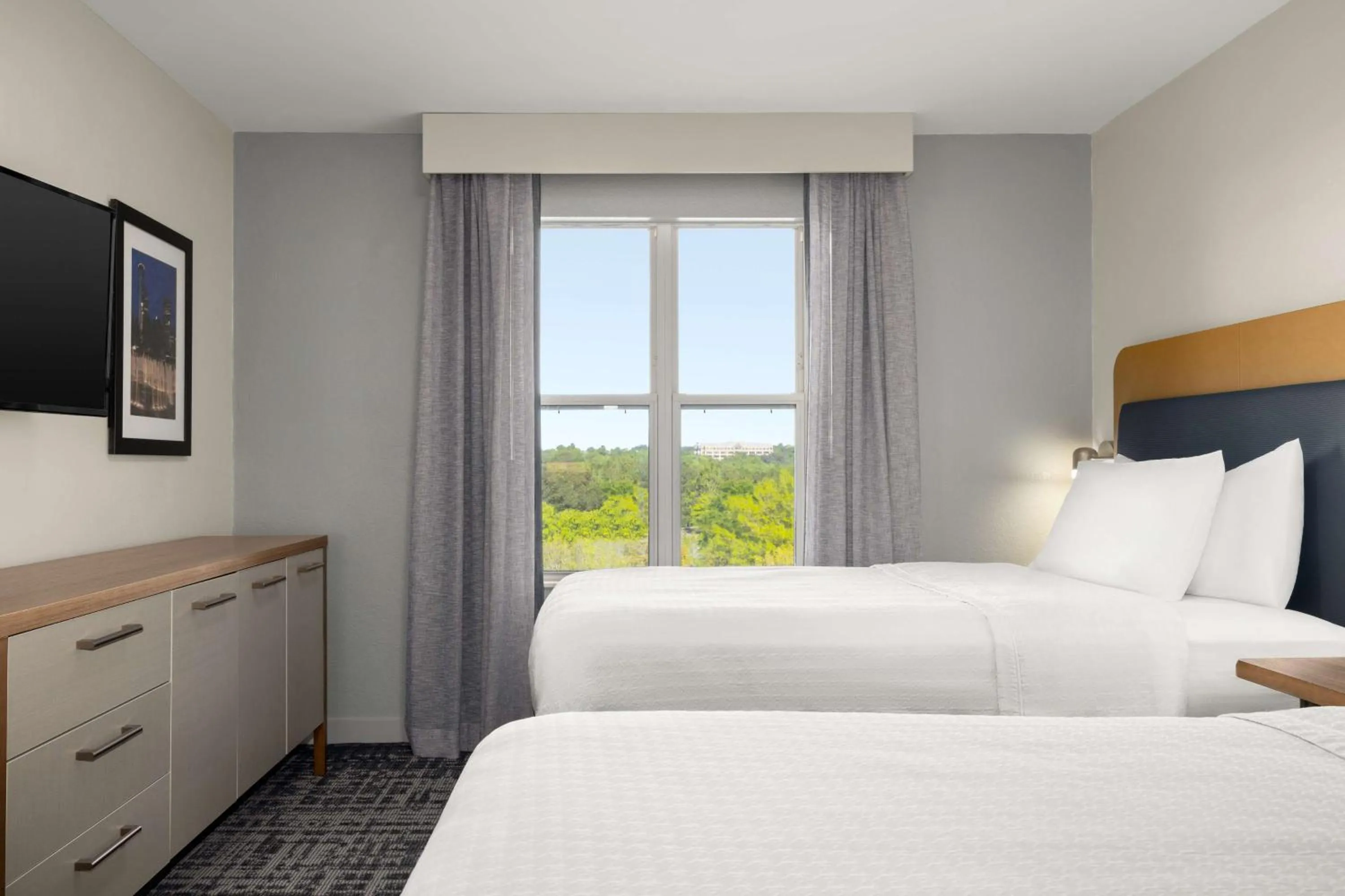 Bed in Homewood Suites by Hilton Atlanta-Alpharetta