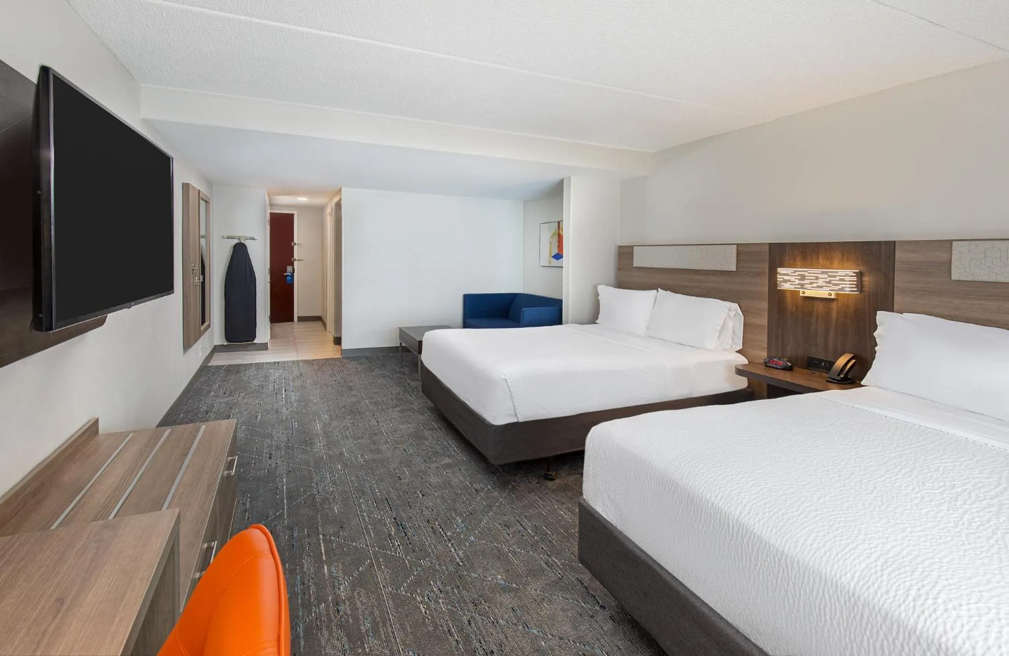 Photo of the whole room, Bed in Holiday Inn Express & Suites Columbus at Northlake by IHG