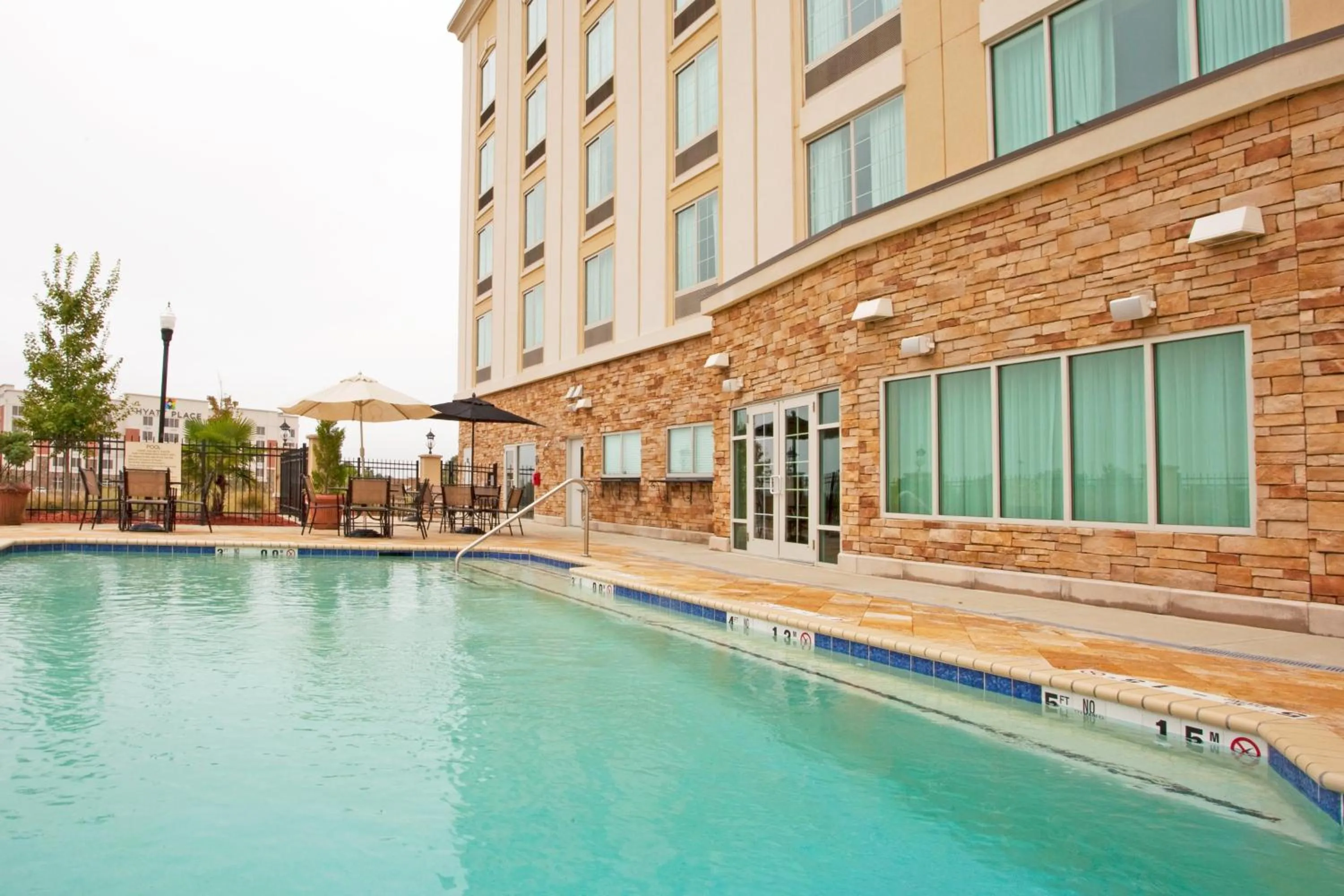 Swimming pool in Holiday Inn Express & Suites Columbus at Northlake by IHG