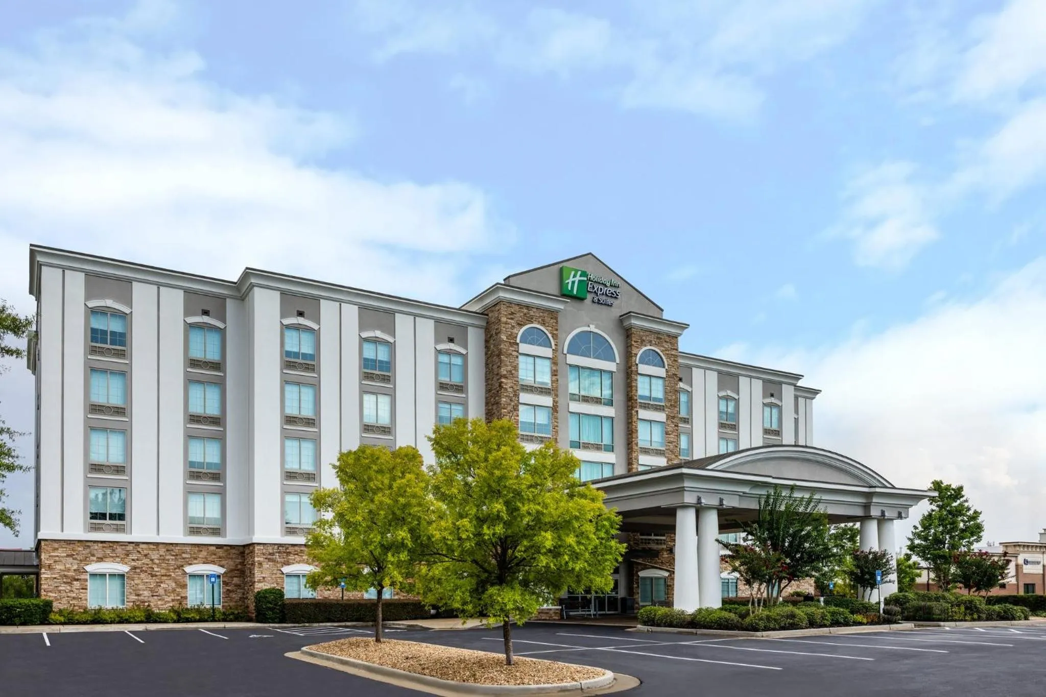 Property building in Holiday Inn Express & Suites Columbus at Northlake by IHG