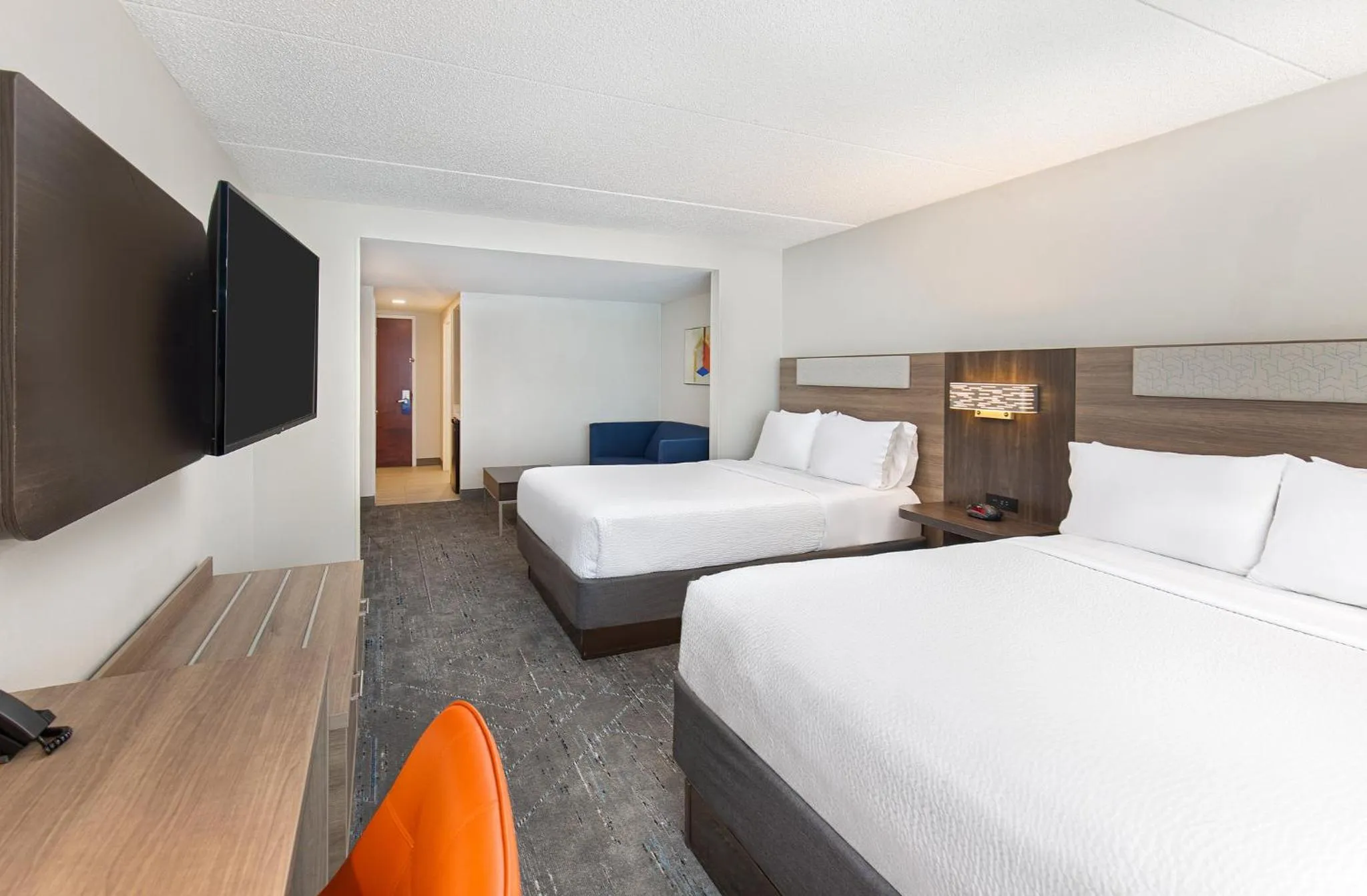 Photo of the whole room, Bed in Holiday Inn Express & Suites Columbus at Northlake by IHG