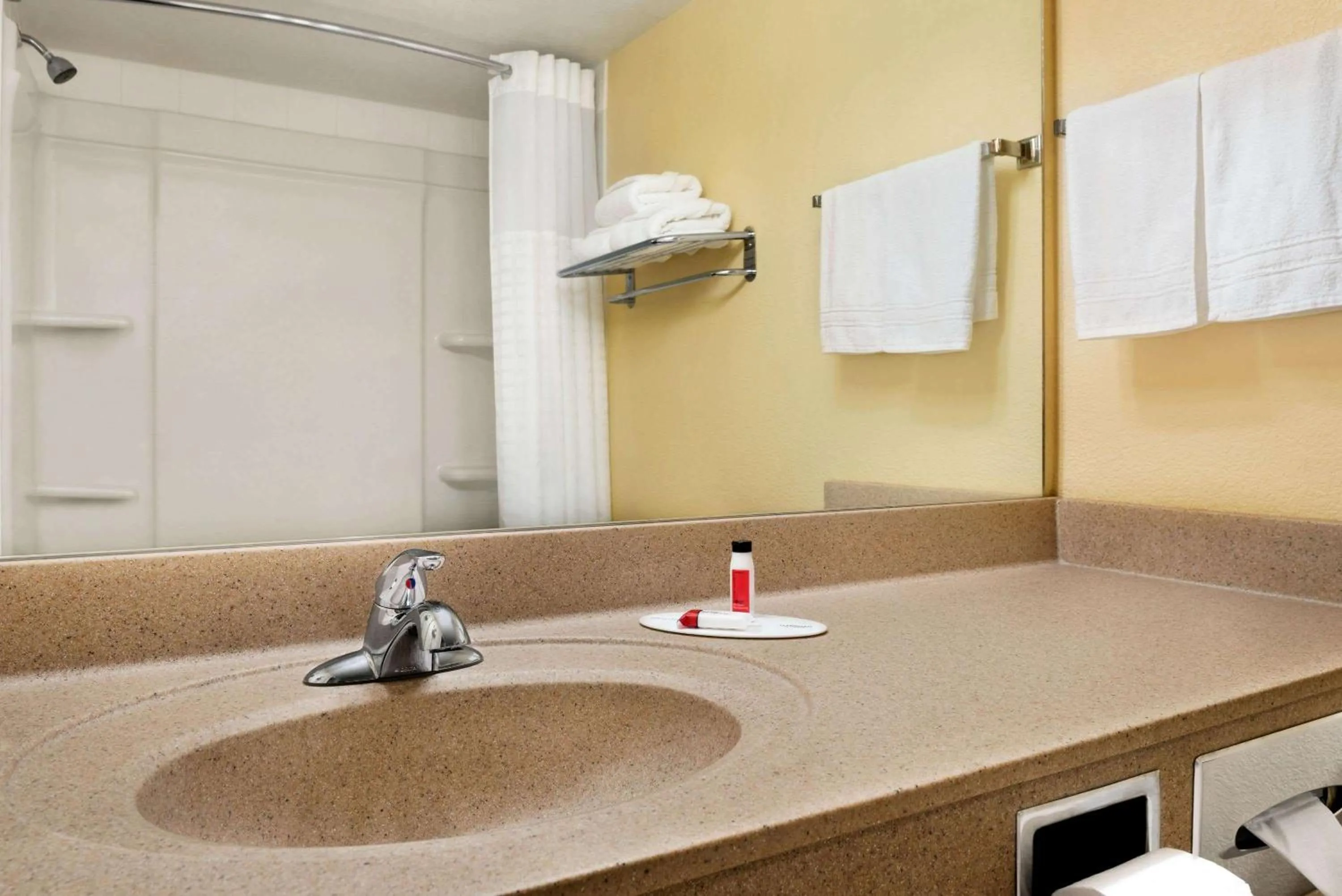 Bathroom in Super 8 by Wyndham Des Moines