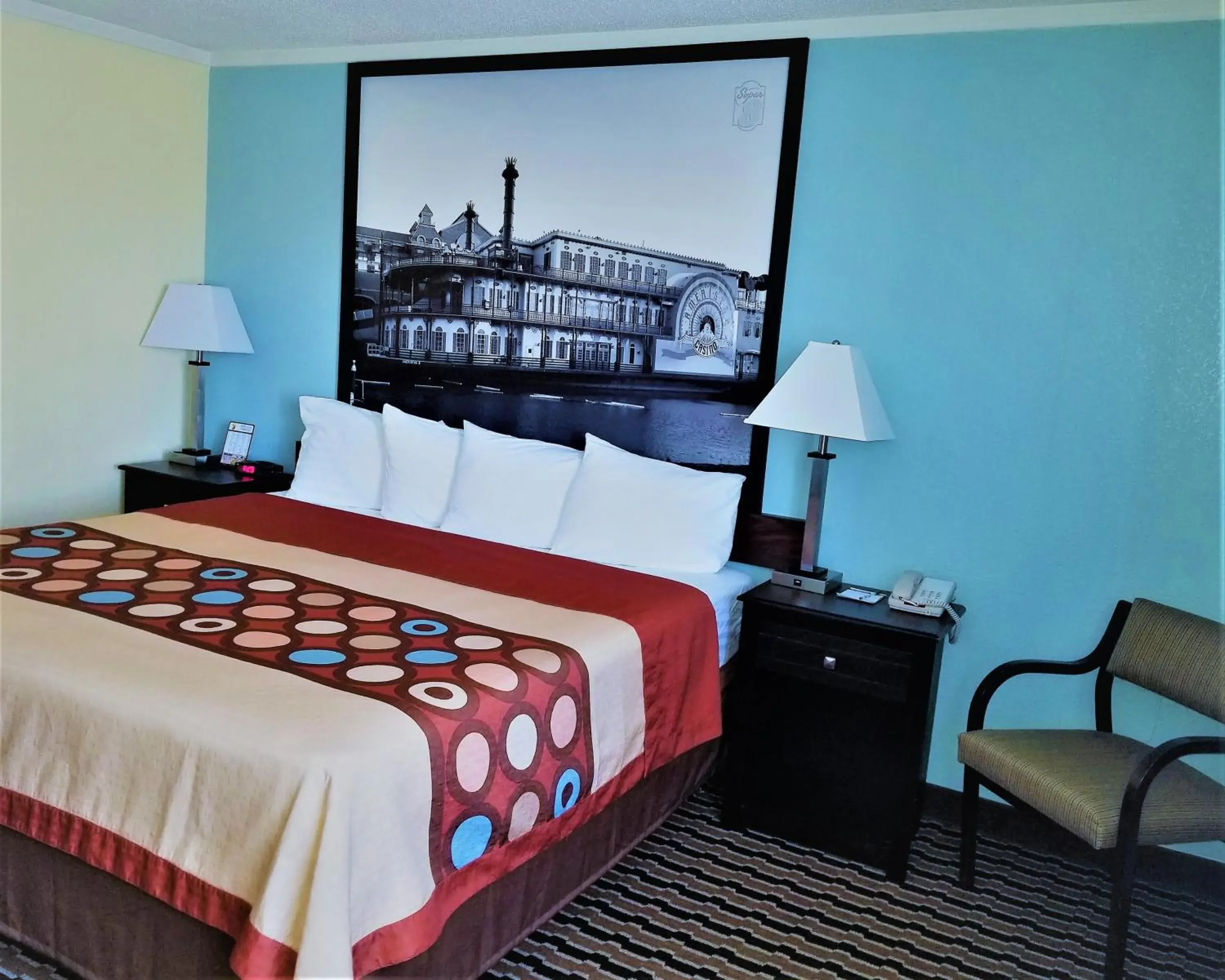 Super 8 by Wyndham Des Moines Super 8 by Wyndham Des Moines