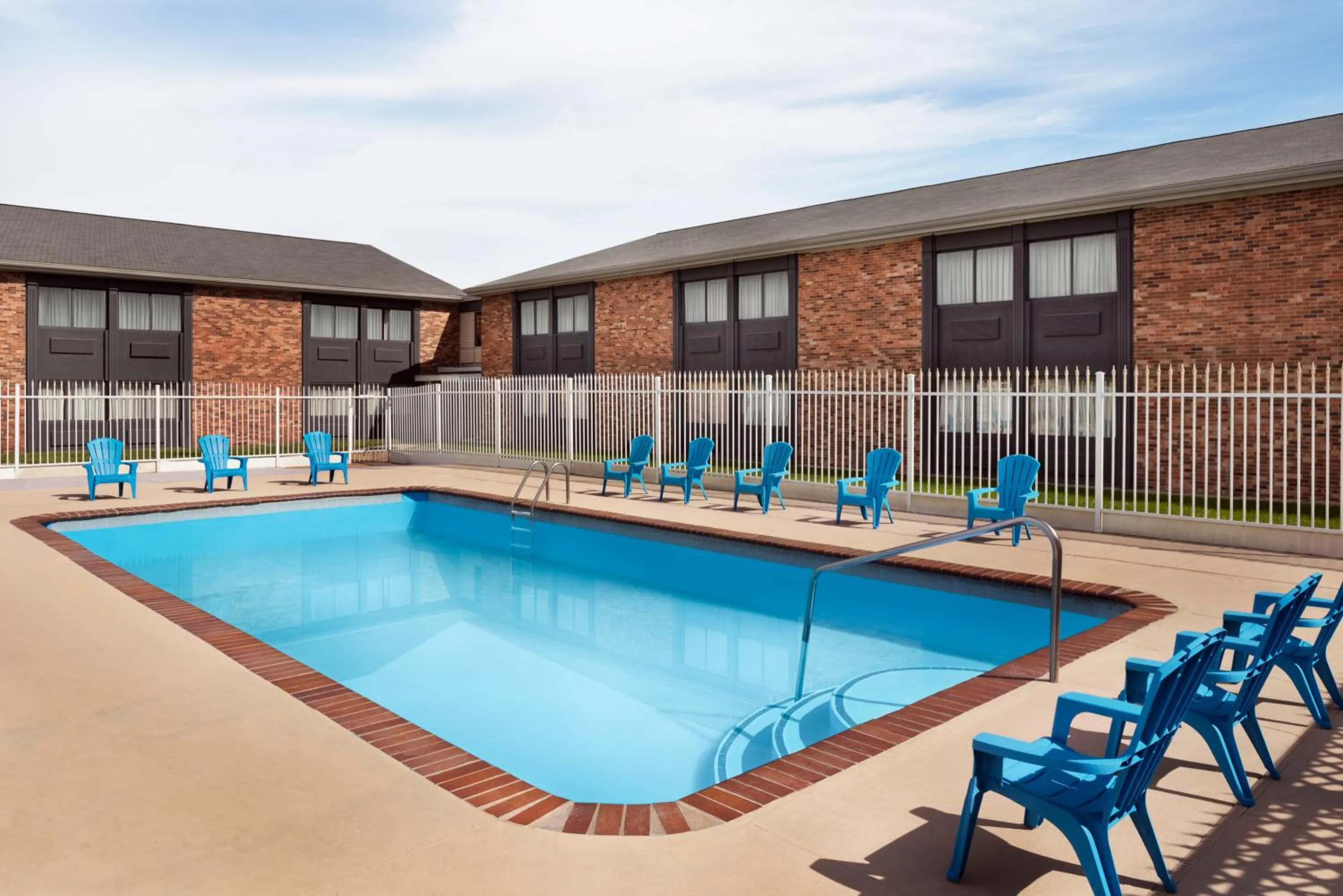 Swimming pool in Super 8 by Wyndham Des Moines
