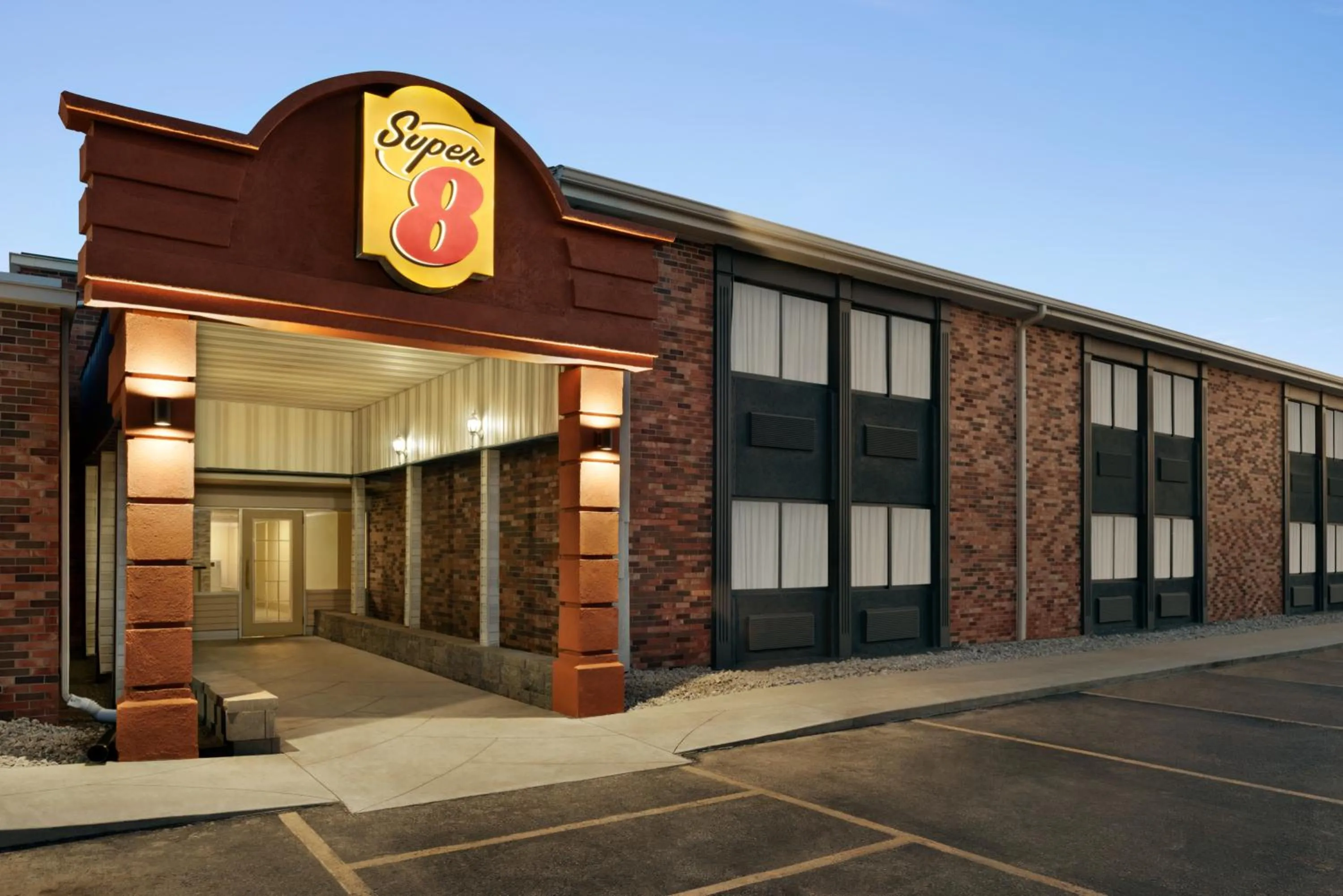Property building in Super 8 by Wyndham Des Moines