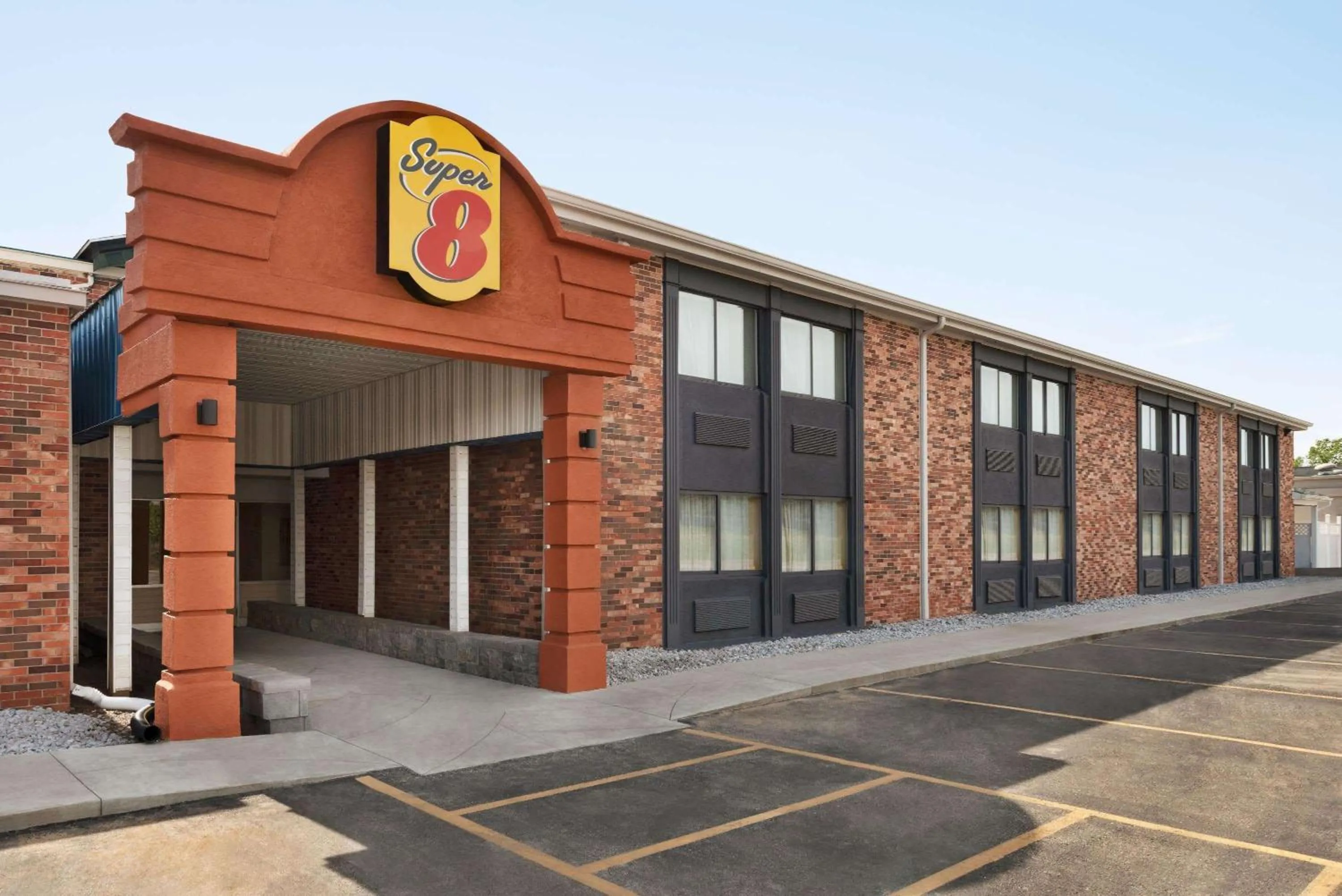 Property building in Super 8 by Wyndham Des Moines