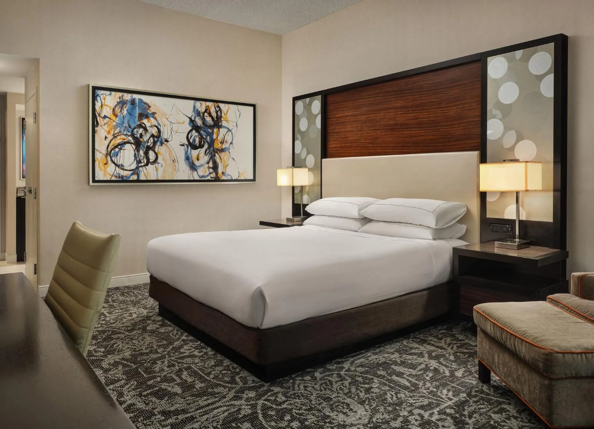 Bed in Hilton Atlanta Airport