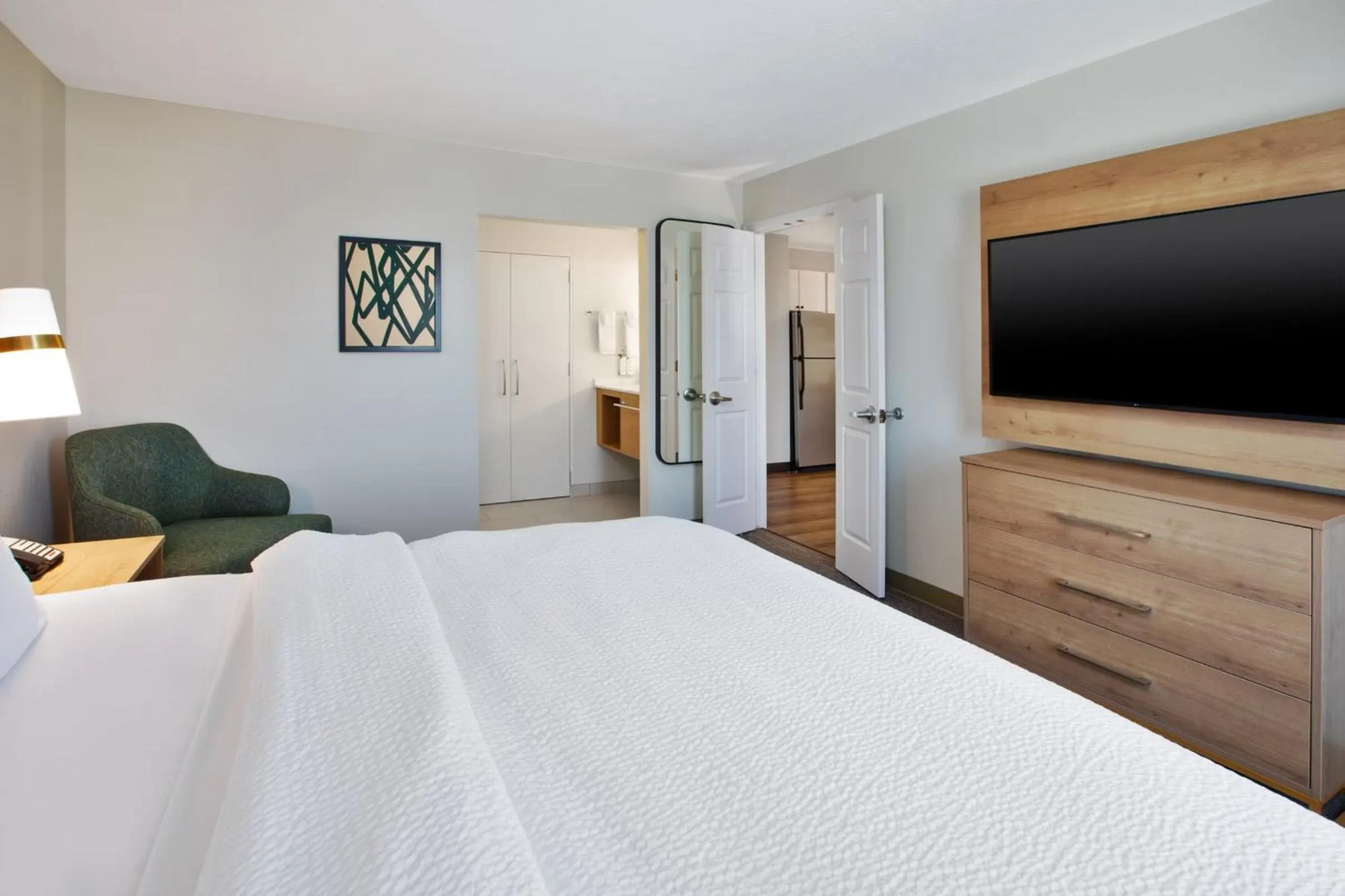 Bed in Staybridge Suites Omaha 80th and Dodge by IHG