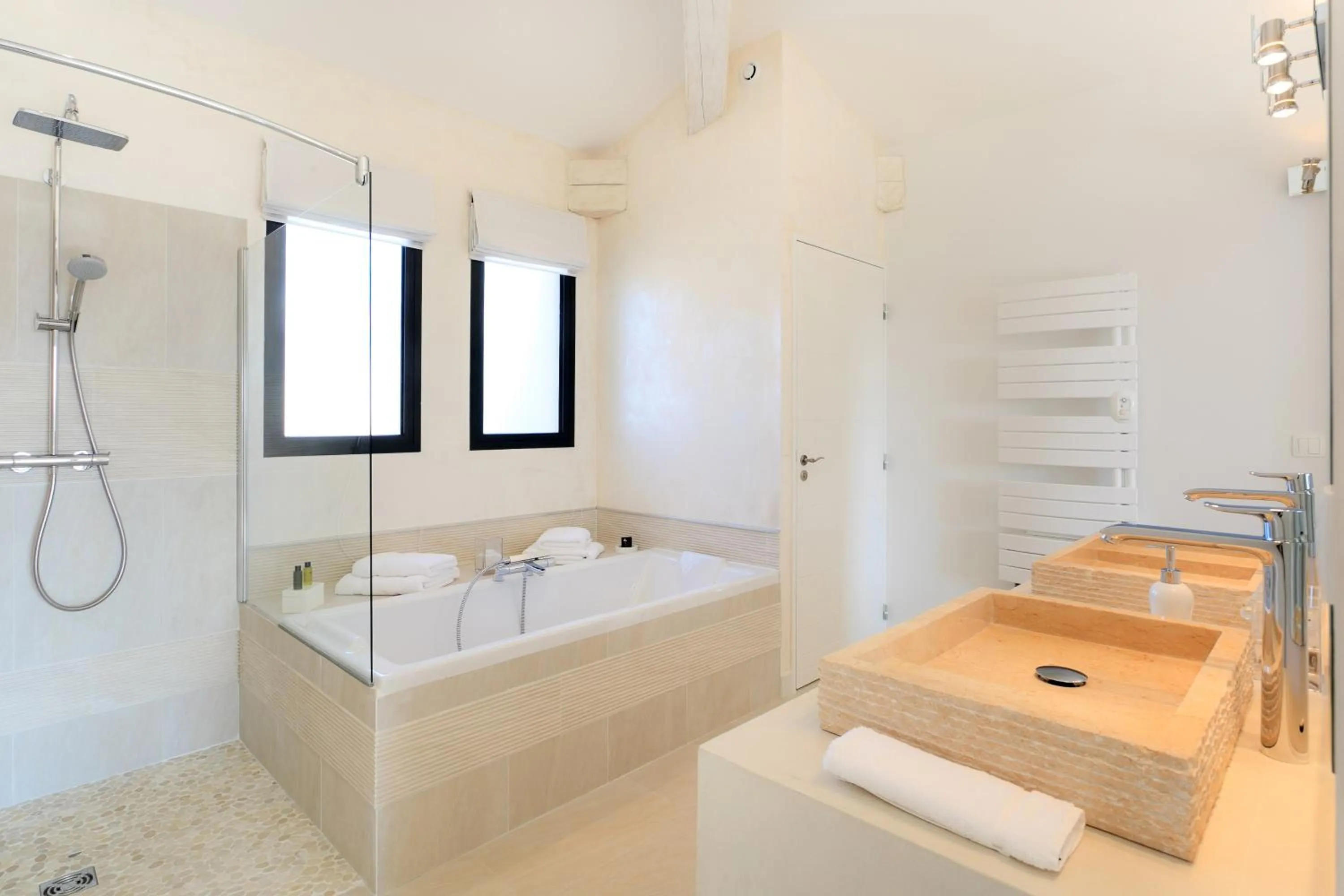 Bathroom in Château Rasque - Teritoria