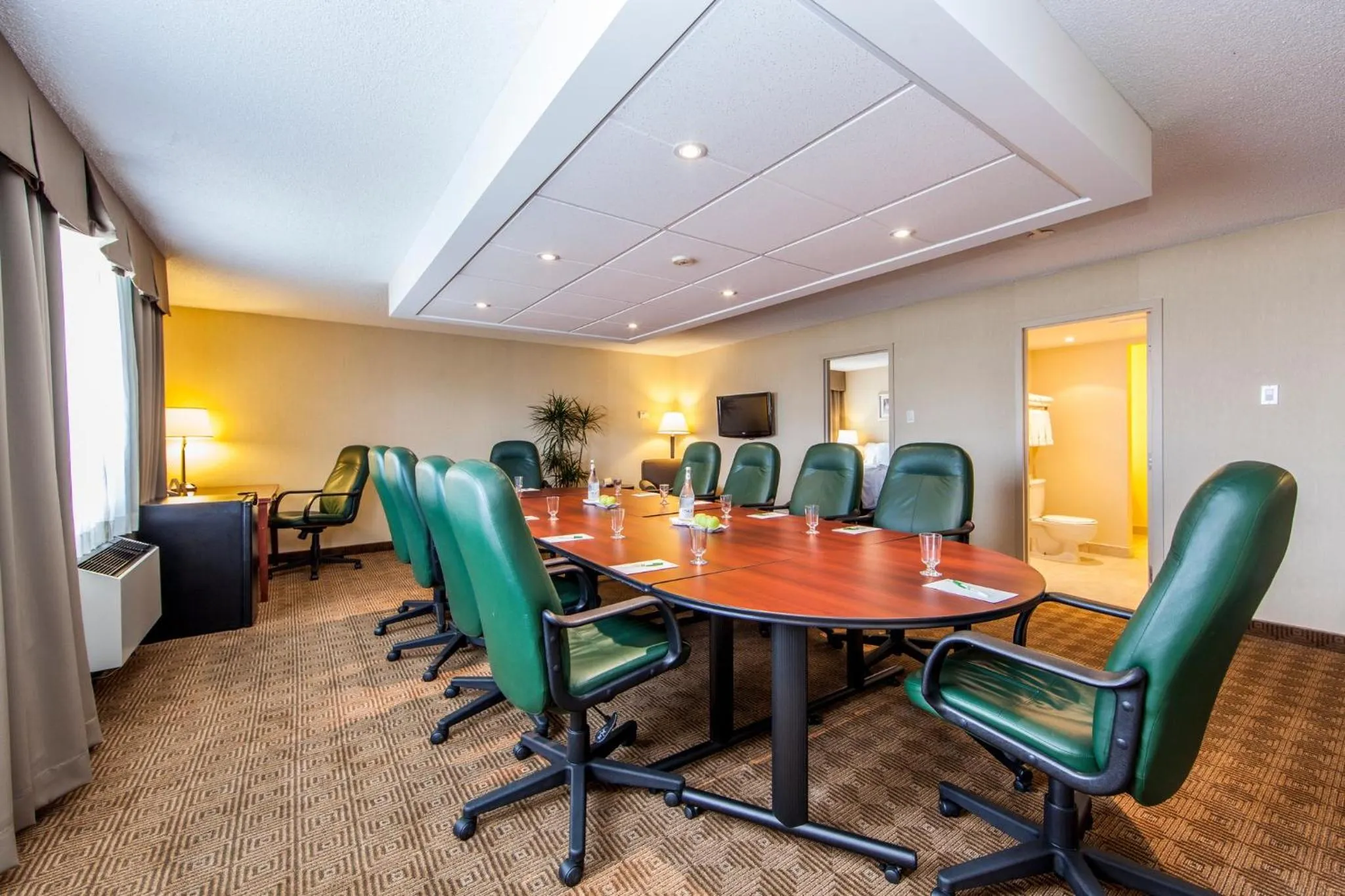 Meeting/conference room in Holiday Inn Laval Montreal by IHG