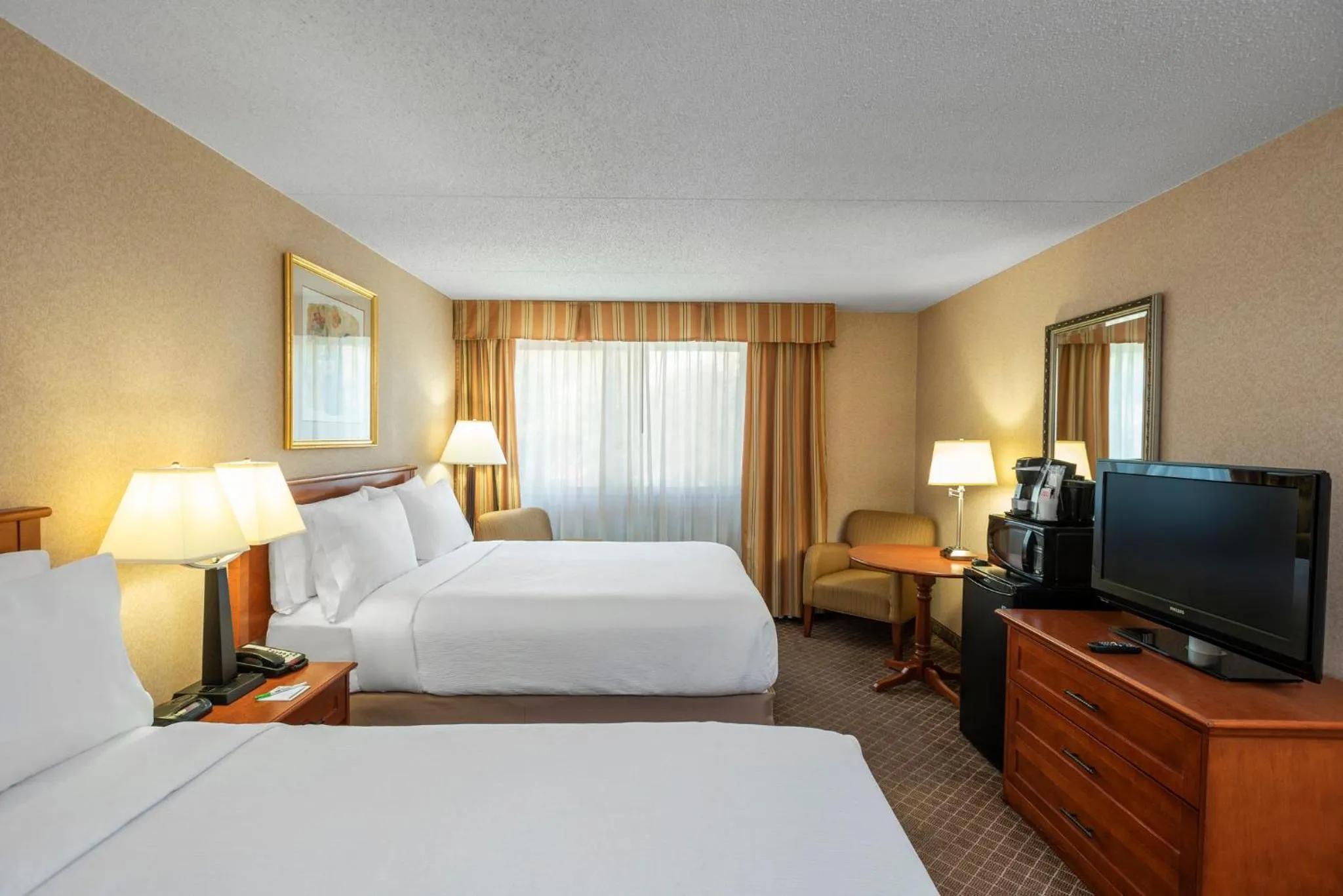 Photo of the whole room, Bed in Holiday Inn Laval Montreal by IHG