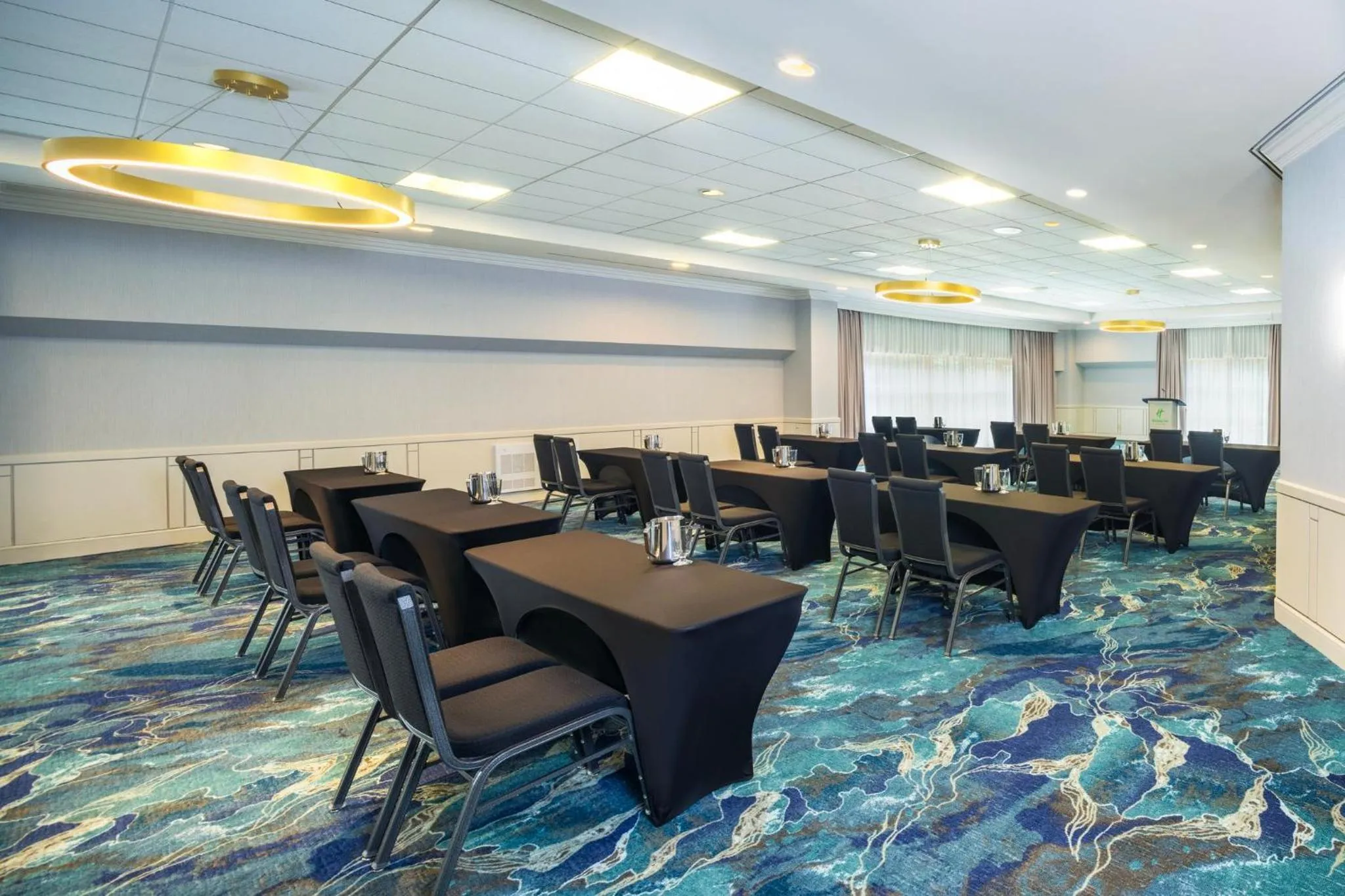 Meeting/conference room in Holiday Inn Laval Montreal by IHG