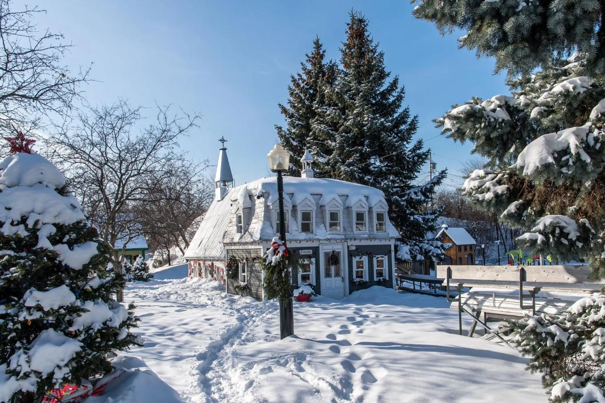 Nearby landmark in Holiday Inn Laval Montreal by IHG