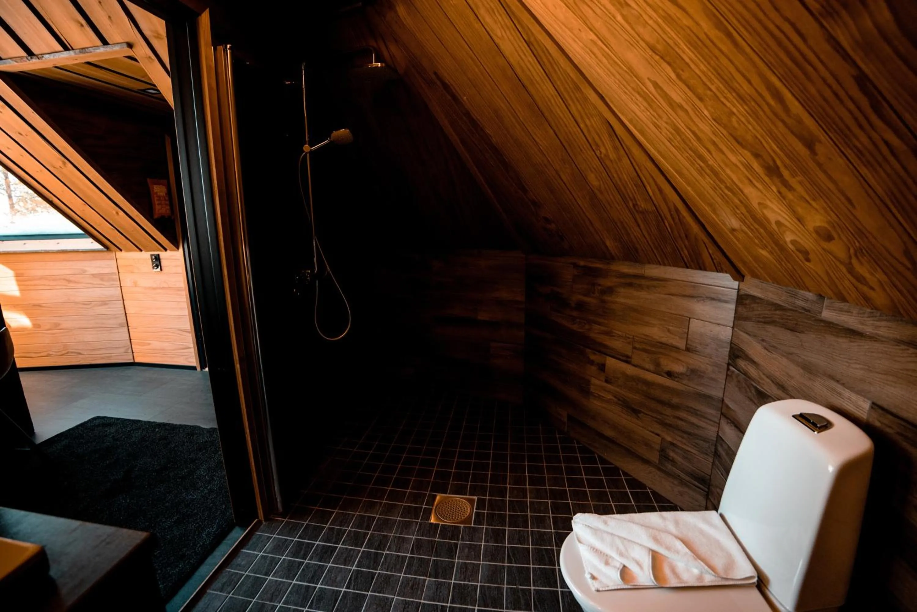 Shower in Wilderness Hotel Nangu & Igloos