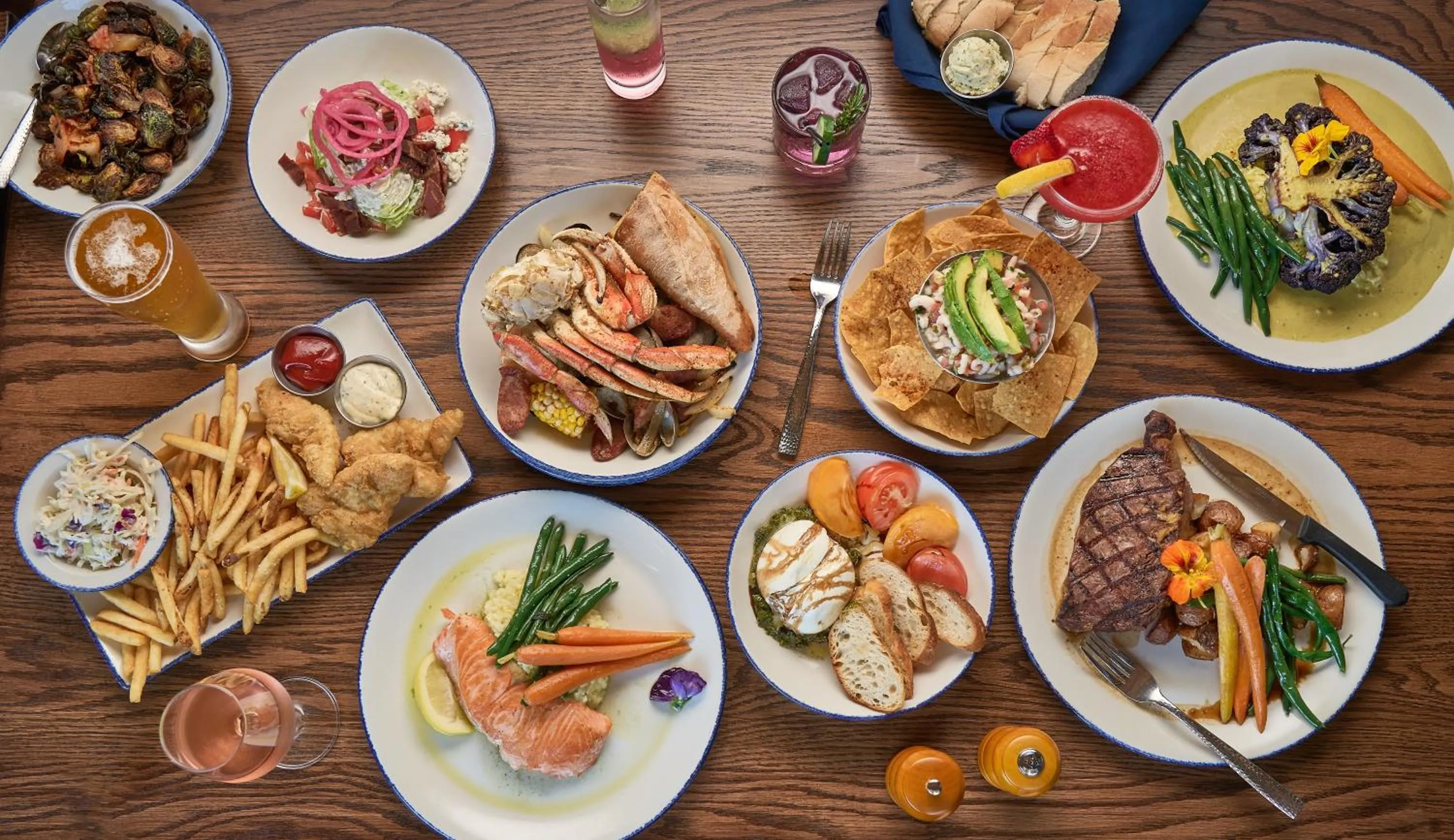 Food and drinks in Surfsand Resort