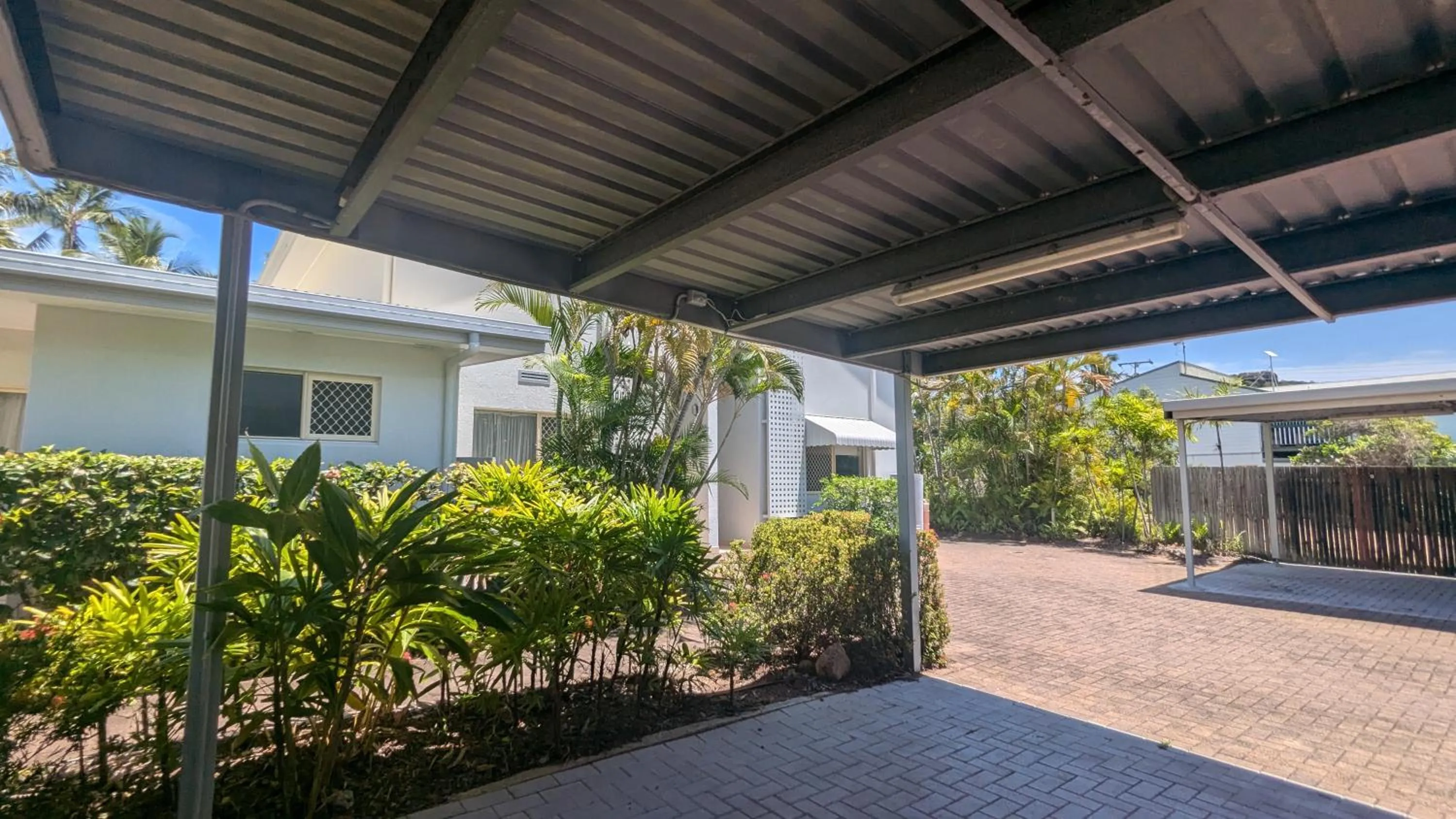 Parking in Sails On Horseshoe