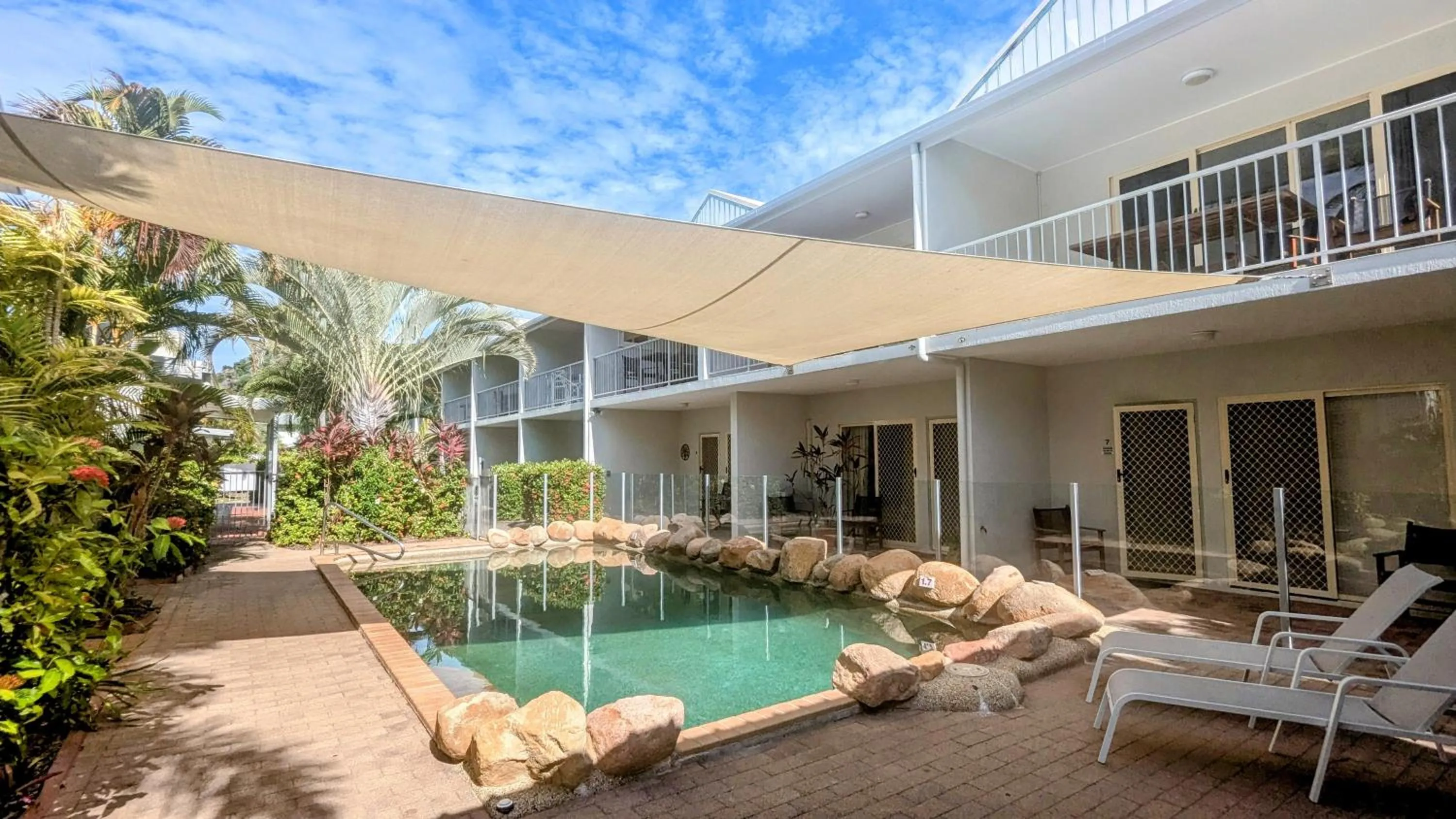 Swimming pool in Sails On Horseshoe